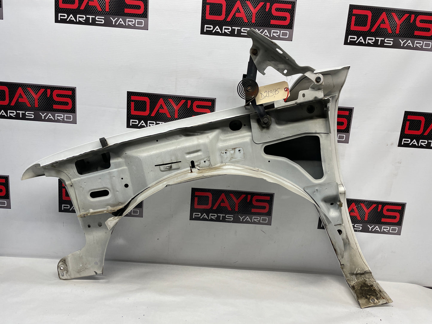 2003 Chevy Suburban RH Passenger Fender White OEM - Day's Parts Yard