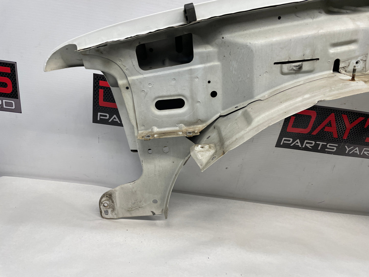 2003 Chevy Suburban RH Passenger Fender White OEM - Day's Parts Yard