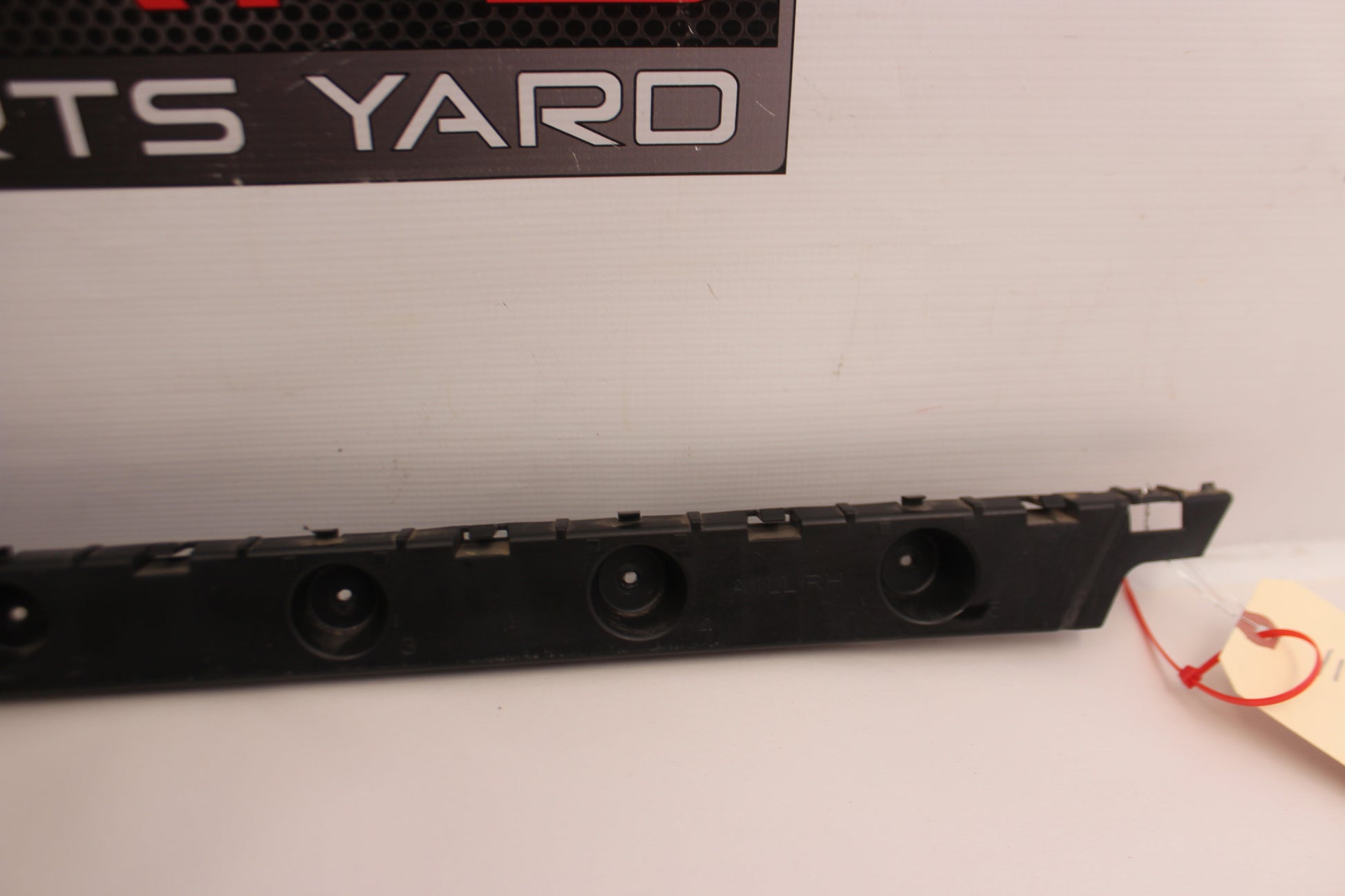 2018 Cadillac CTS-V Rear RH Passenger Bumper Bracket OEM - Day's Parts Yard