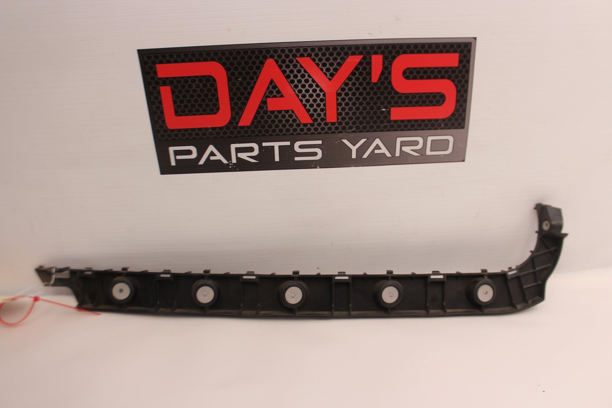 2018 Cadillac CTS-V Rear RH Passenger Bumper Bracket OEM - Day's Parts Yard