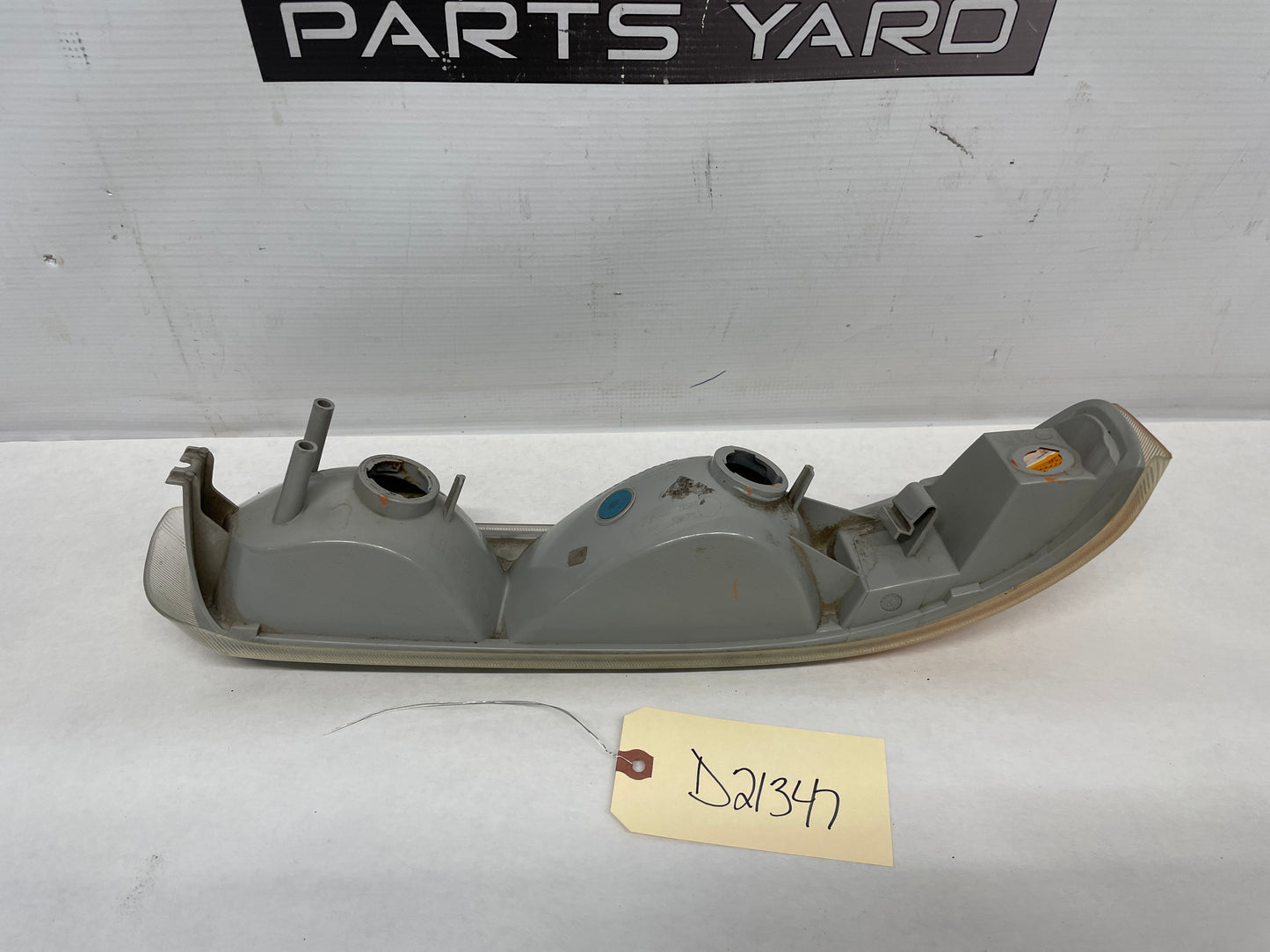 2003 Chevy Suburban LH Driver Front Turn Signal Running Light Lamp OEM - Day's Parts Yard