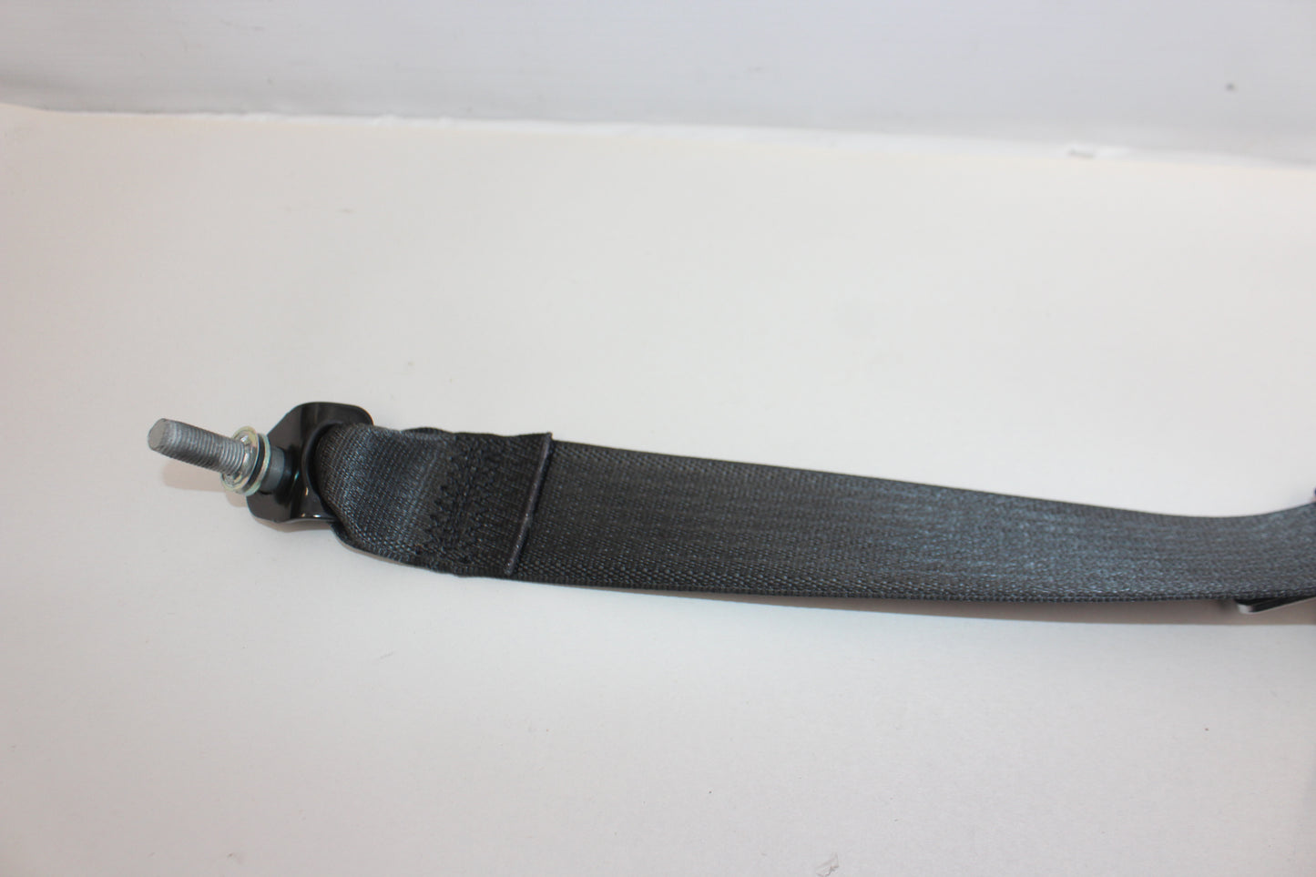2018 Cadillac CTS-V Rear RH Passenger Seat Belt Seatbelt Retractor OEM - Day's Parts Yard