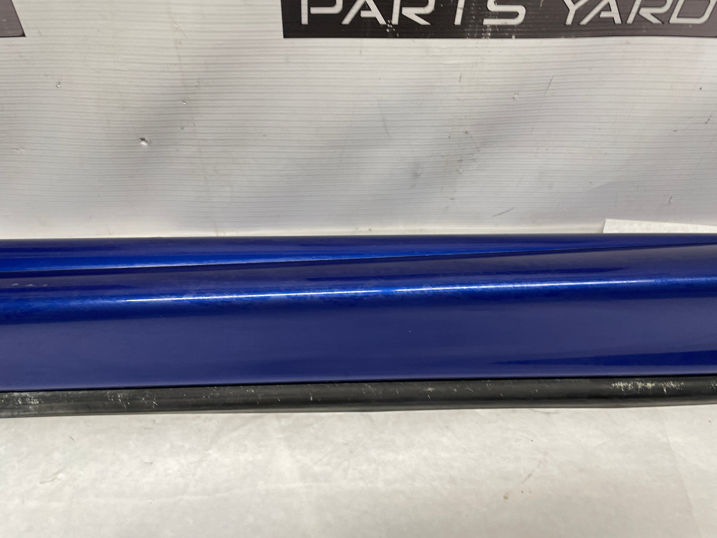 2005 Pontiac GTO LH Driver Rocker Molding Side Skirt Trim Panel OEM - Day's Parts Yard
