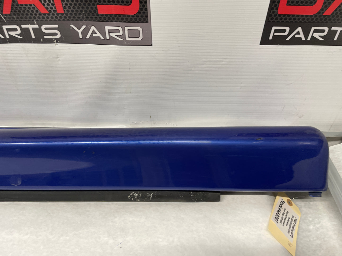 2005 Pontiac GTO LH Driver Rocker Molding Side Skirt Trim Panel OEM - Day's Parts Yard