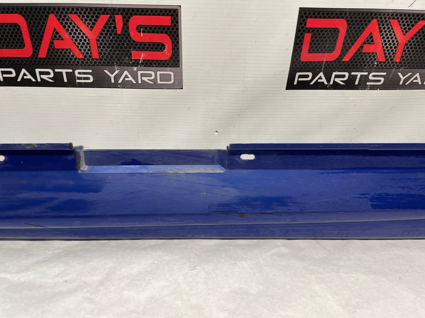 2005 Pontiac GTO LH Driver Rocker Molding Side Skirt Trim Panel OEM - Day's Parts Yard