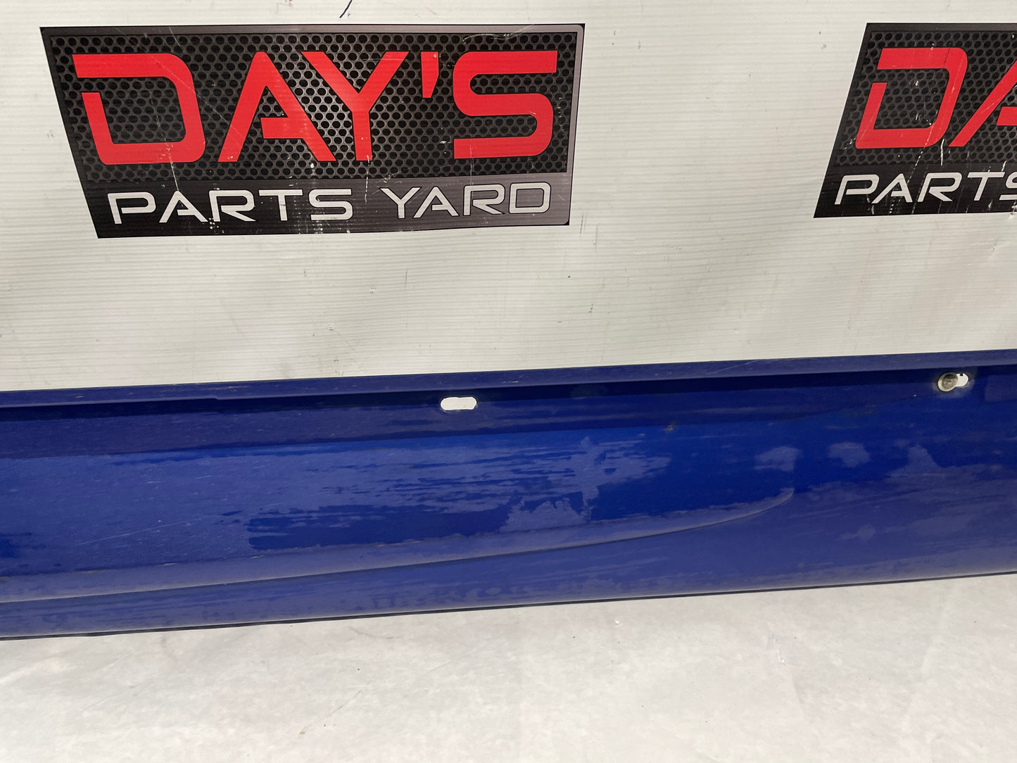 2005 Pontiac GTO LH Driver Rocker Molding Side Skirt Trim Panel OEM - Day's Parts Yard