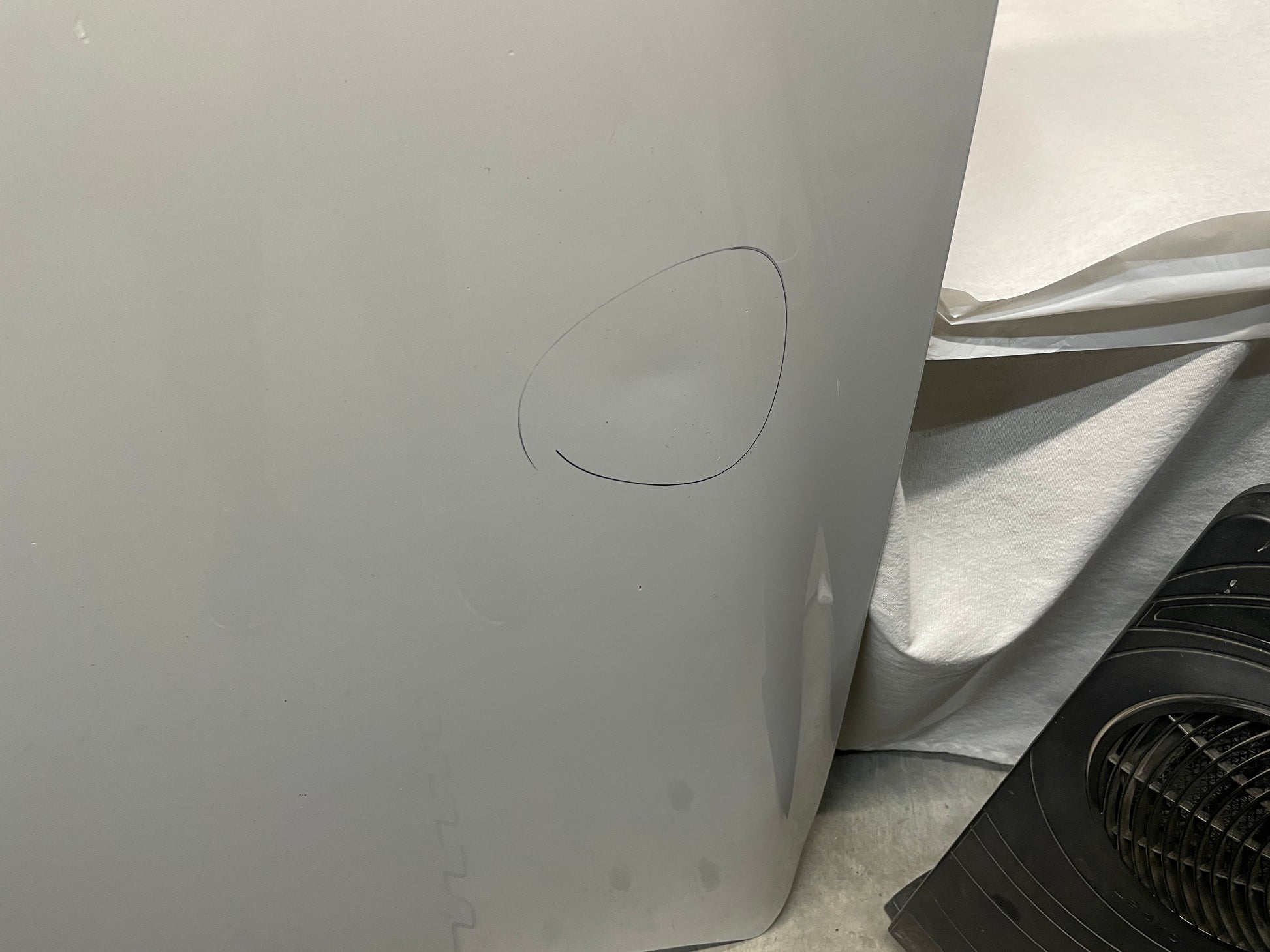 2003 Chevy Suburban Hood White OEM - Day's Parts Yard