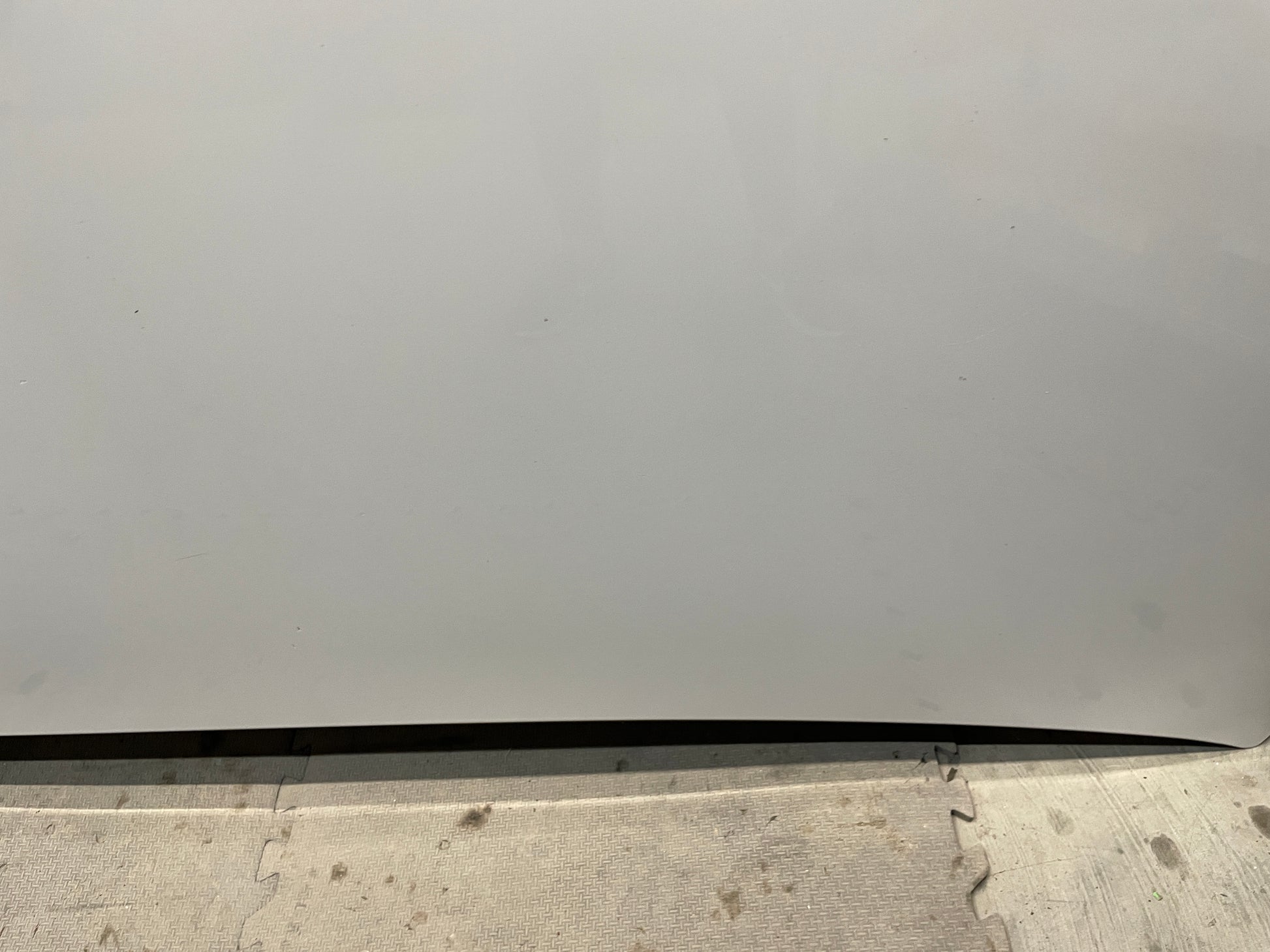 2003 Chevy Suburban Hood White OEM - Day's Parts Yard