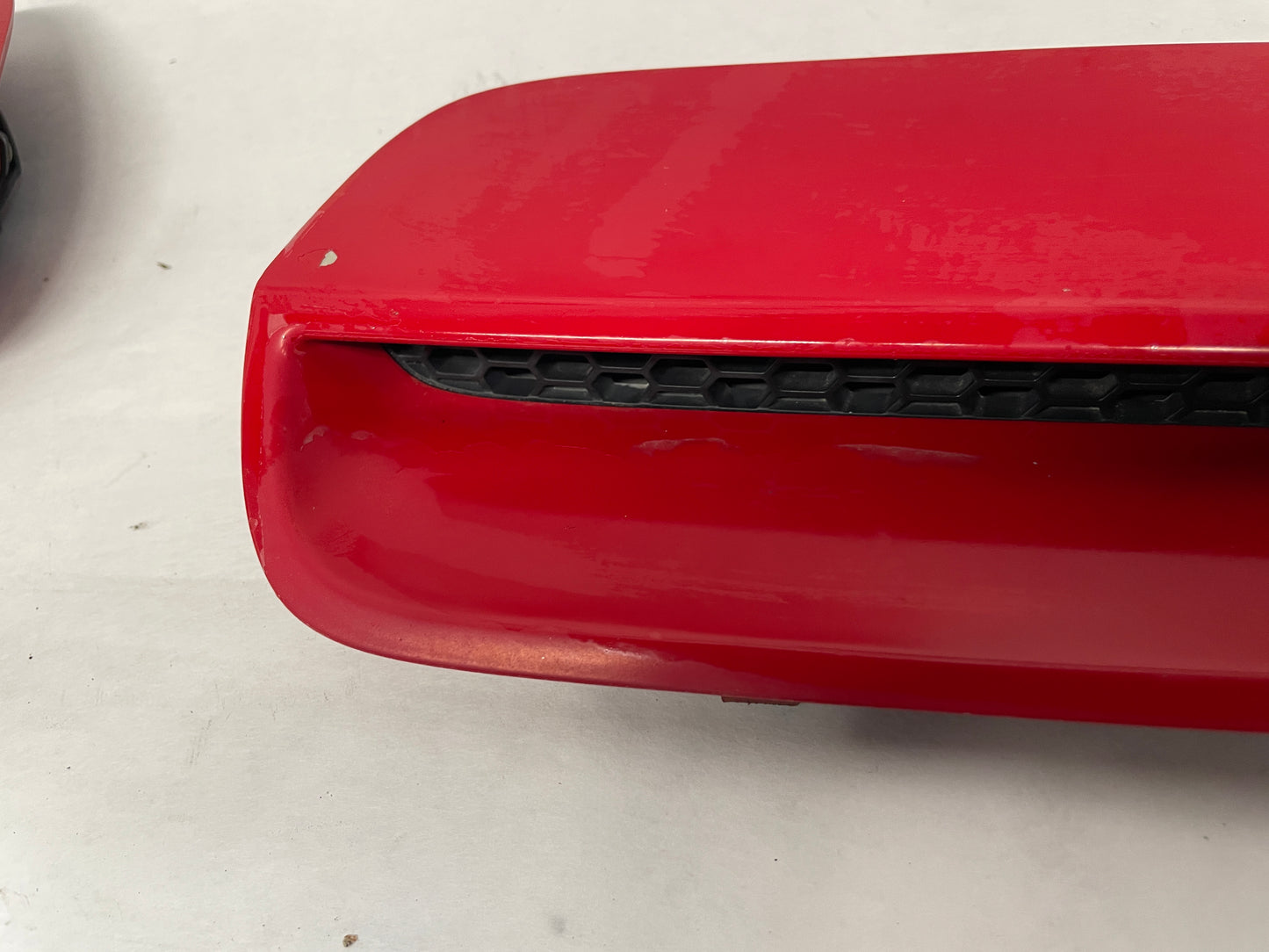 2008 Pontiac G8 GT RH & LH Hood Scoops Vents Red OEM - Day's Parts Yard