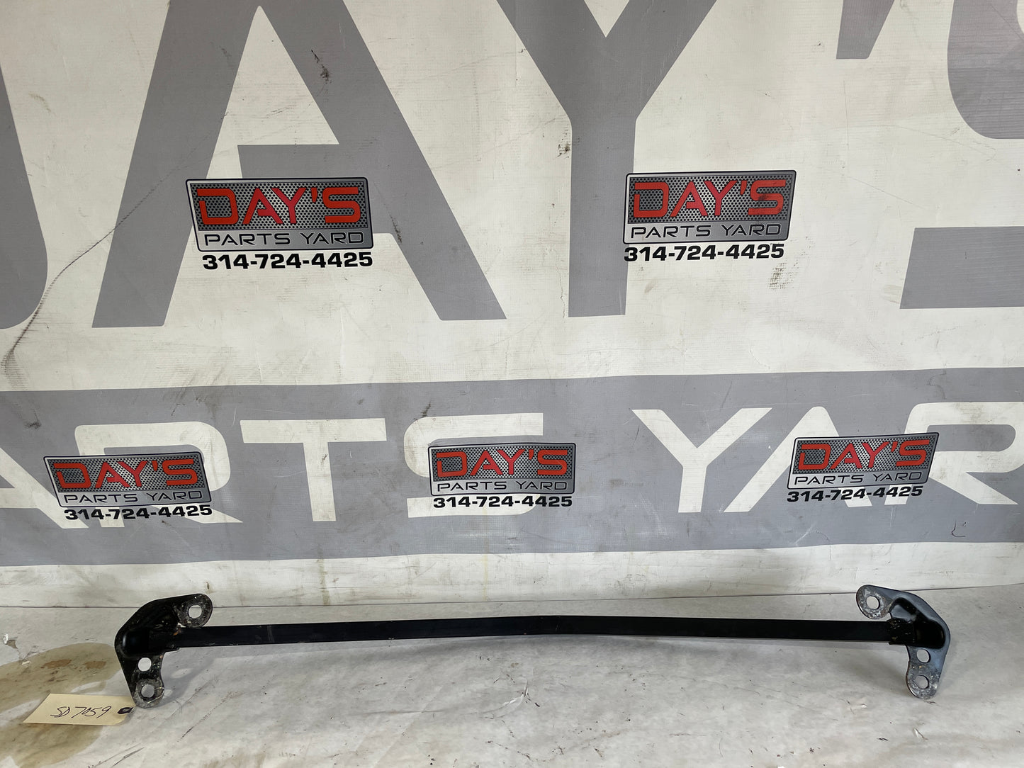 2004 Cadillac CTS-V Strut Tower Brace OEM - Day's Parts Yard