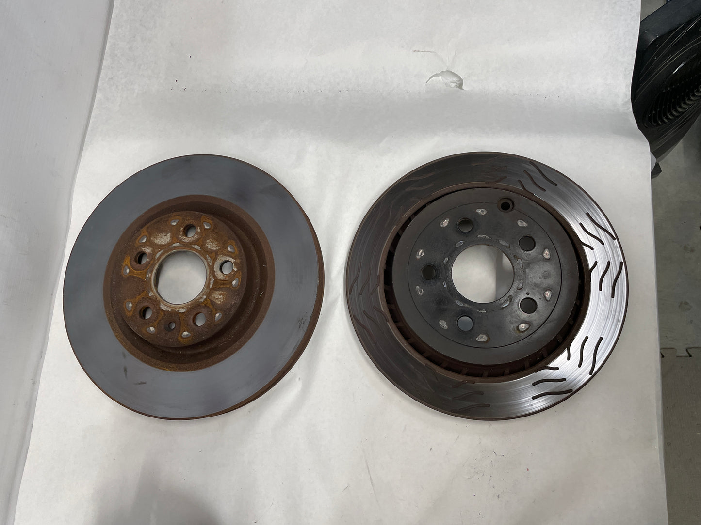 2014 Chevy Caprice PPV Brake Calipers & Rotors Front & Rear OEM - Day's Parts Yard