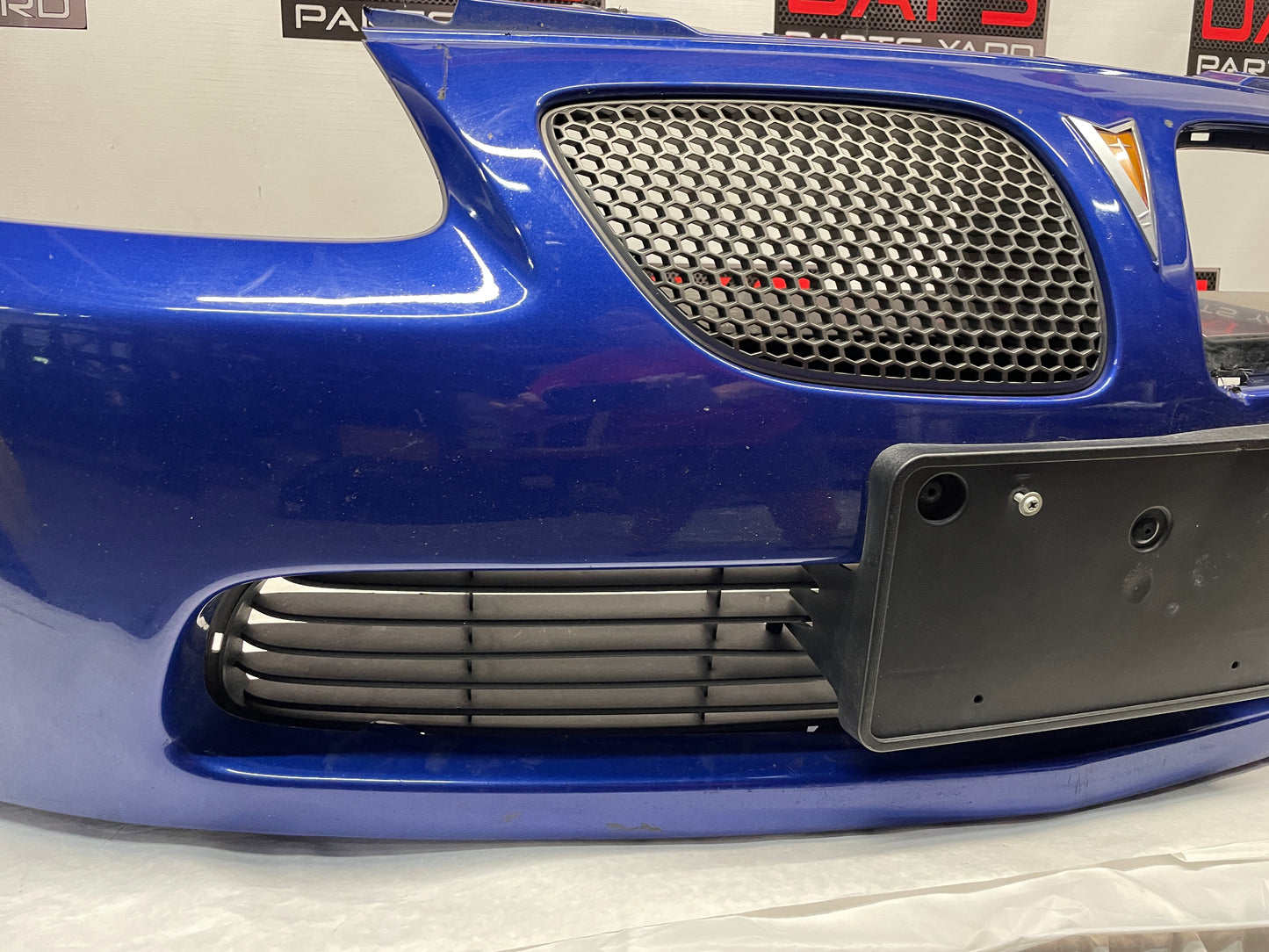 2005 Pontiac GTO Front Bumper Cover Fascia Grilles Blue OEM