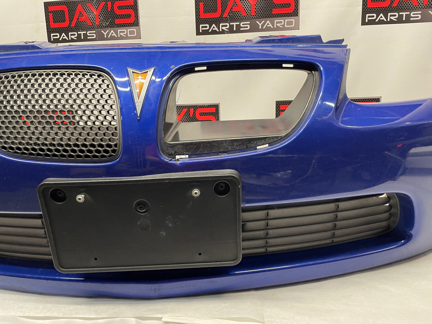 2005 Pontiac GTO Front Bumper Cover Fascia Grilles Blue OEM
