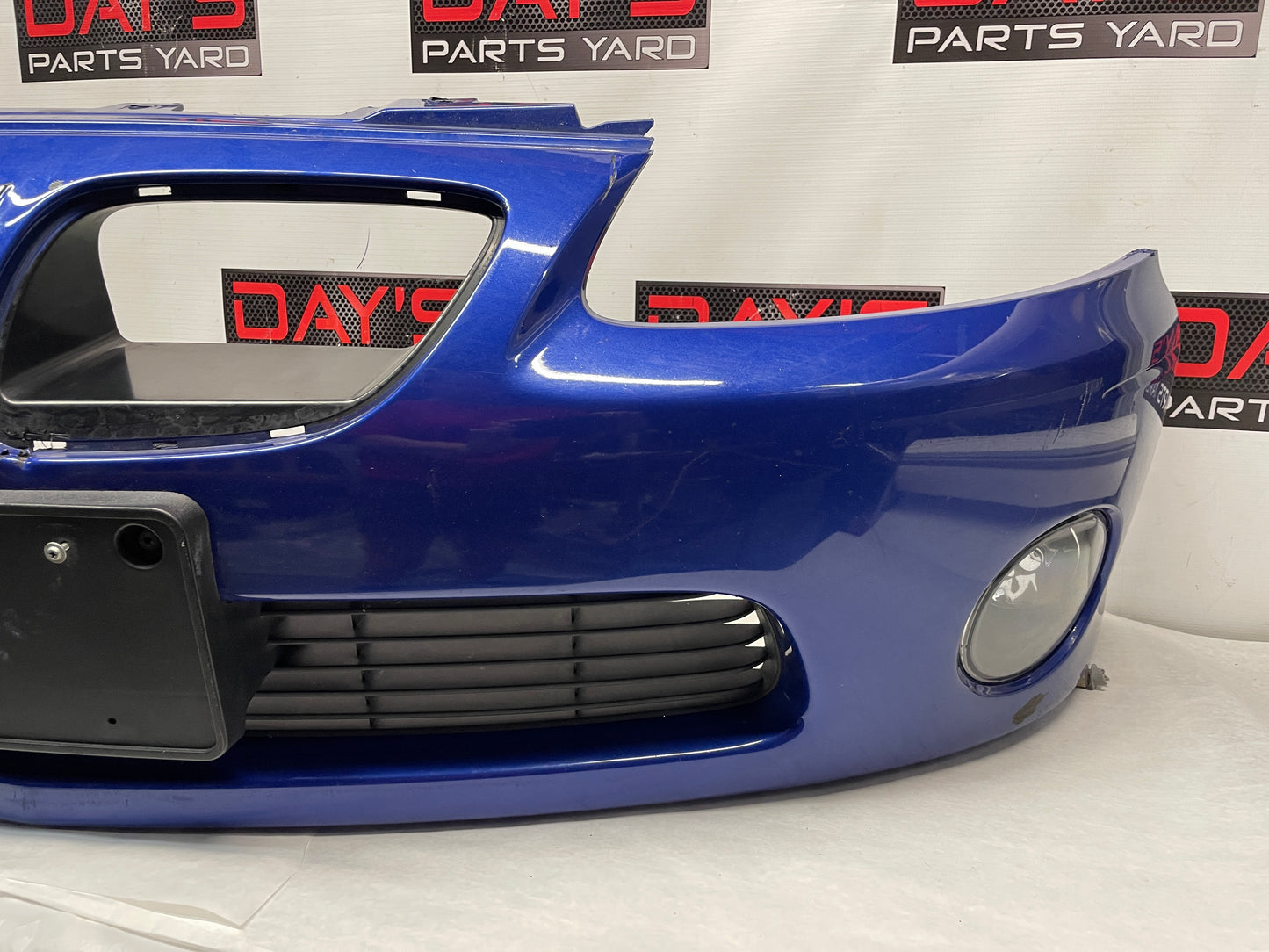 2005 Pontiac GTO Front Bumper Cover Fascia Grilles Blue OEM