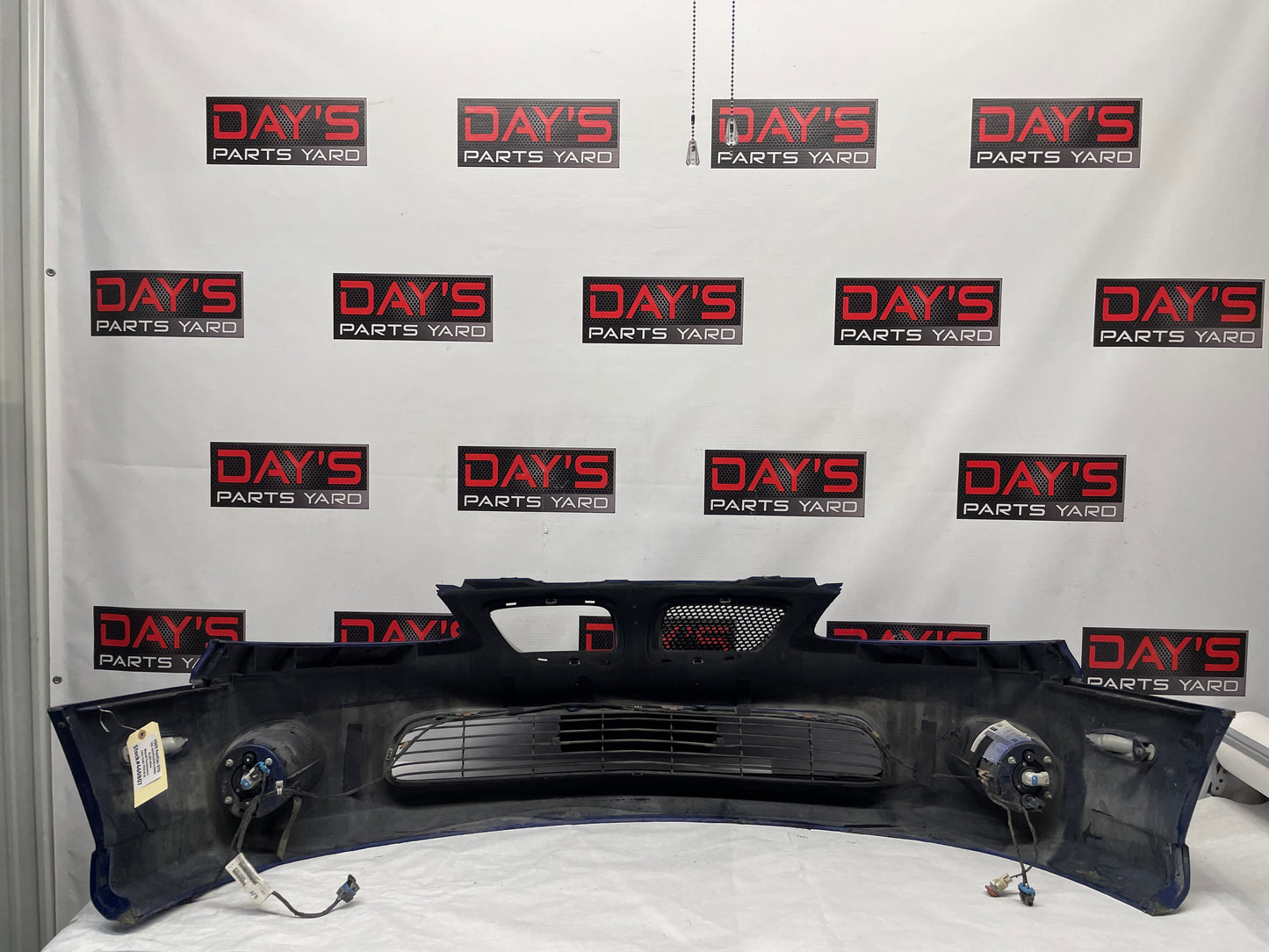 2005 Pontiac GTO Front Bumper Cover Fascia Grilles Blue OEM
