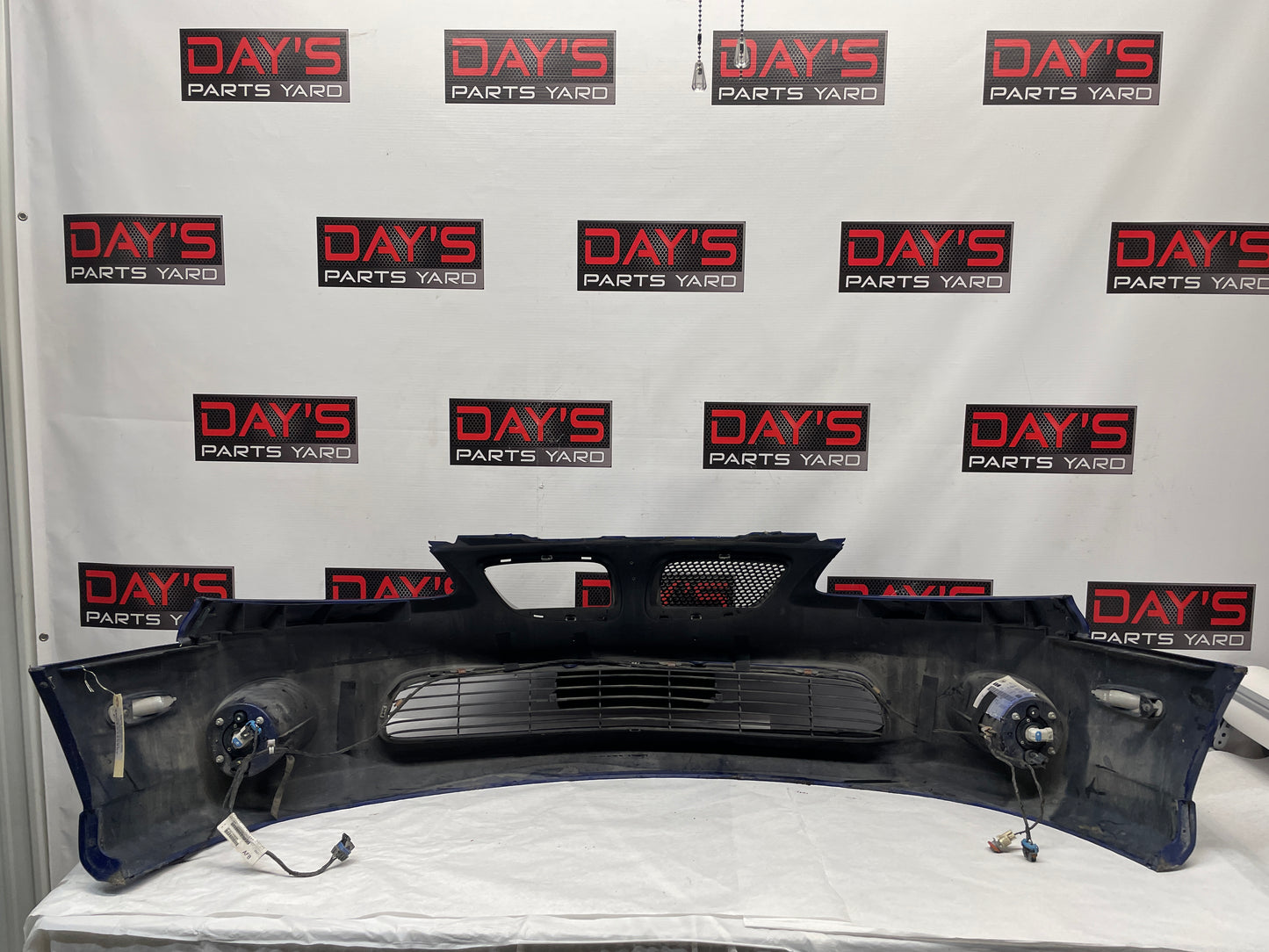 2005 Pontiac GTO Front Bumper Cover Fascia Grilles Blue OEM