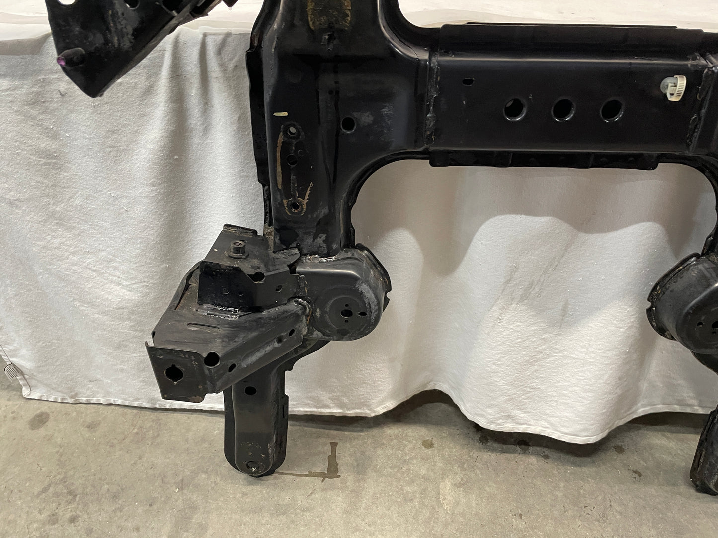 2008 Pontiac G8 GT Front Suspension Engine Cradle Cross K Member Sub Frame OEM - Day's Parts Yard