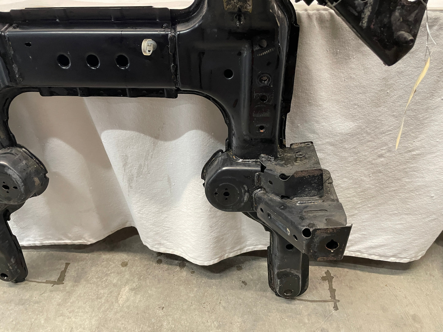 2008 Pontiac G8 GT Front Suspension Engine Cradle Cross K Member Sub Frame OEM - Day's Parts Yard