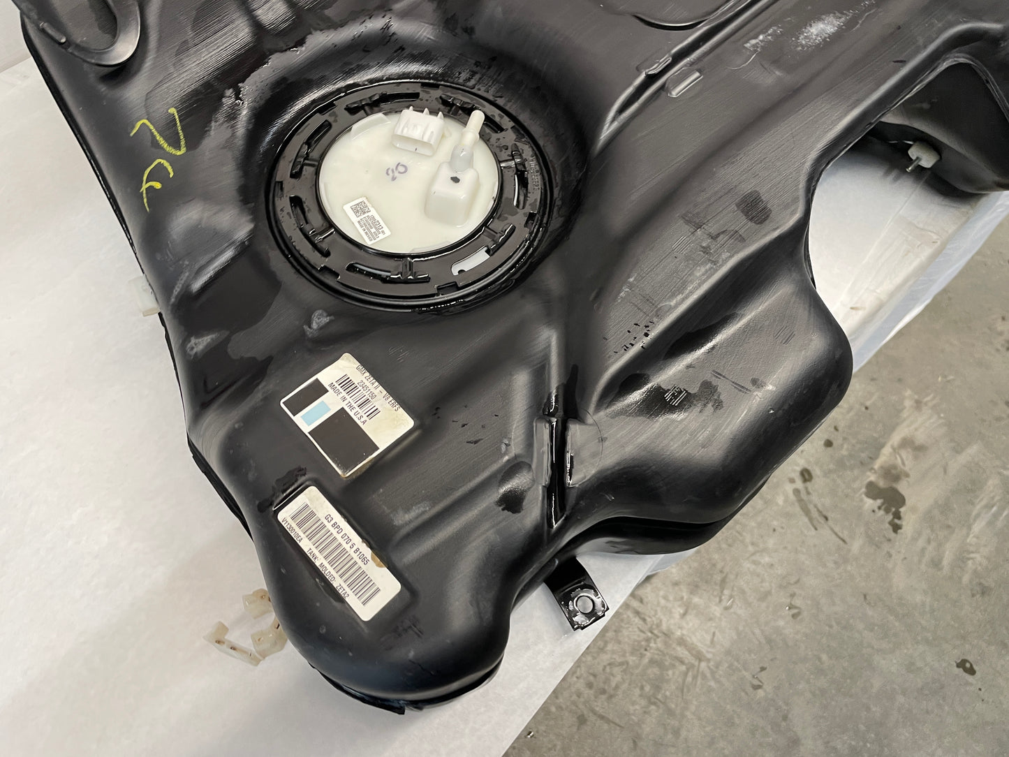 2015 Chevy Camaro SS Fuel Gas Tank OEM