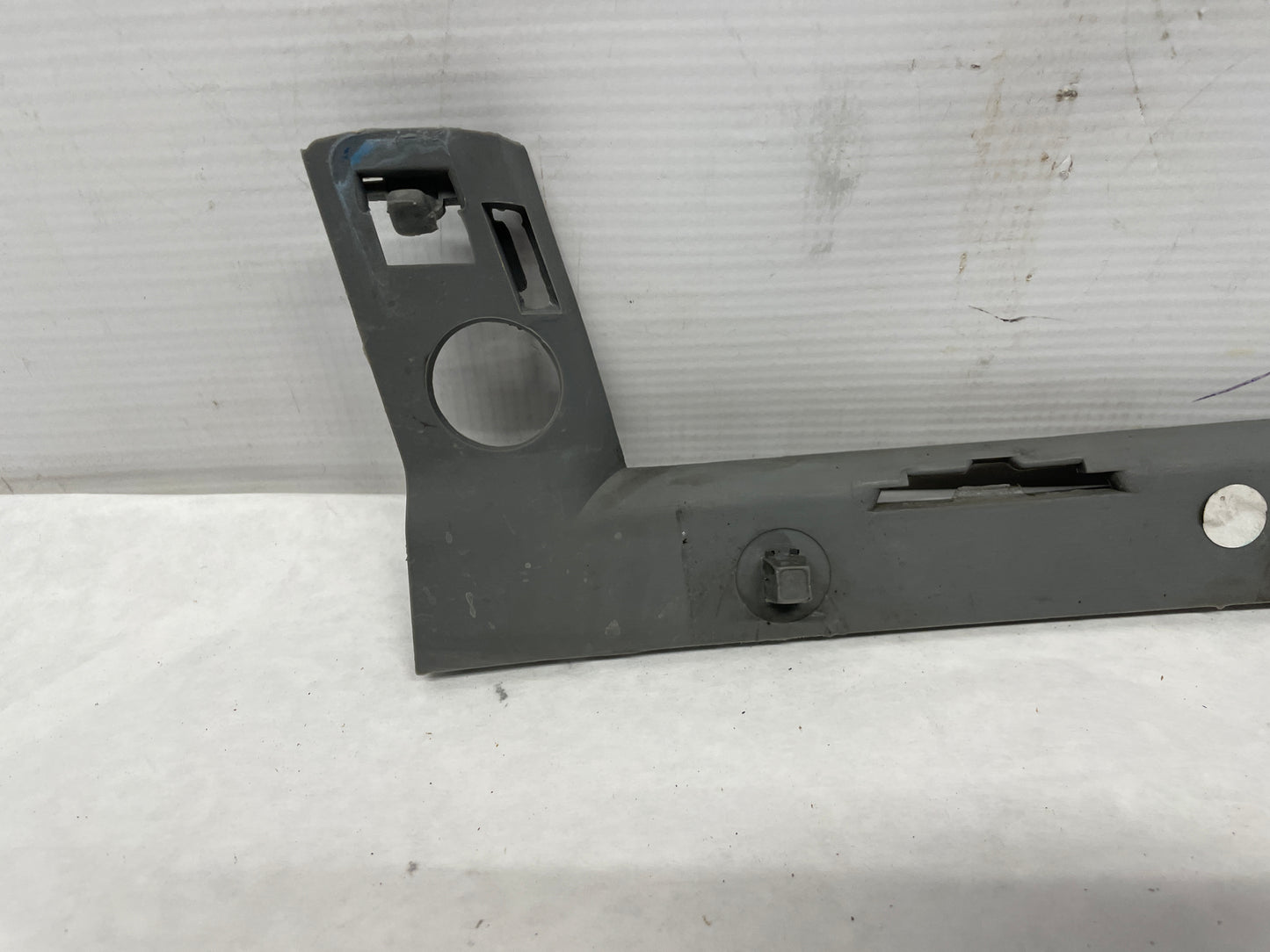 2005 Pontiac GTO RH Passenger Front Bumper Fender Brackets Guide OEM - Day's Parts Yard