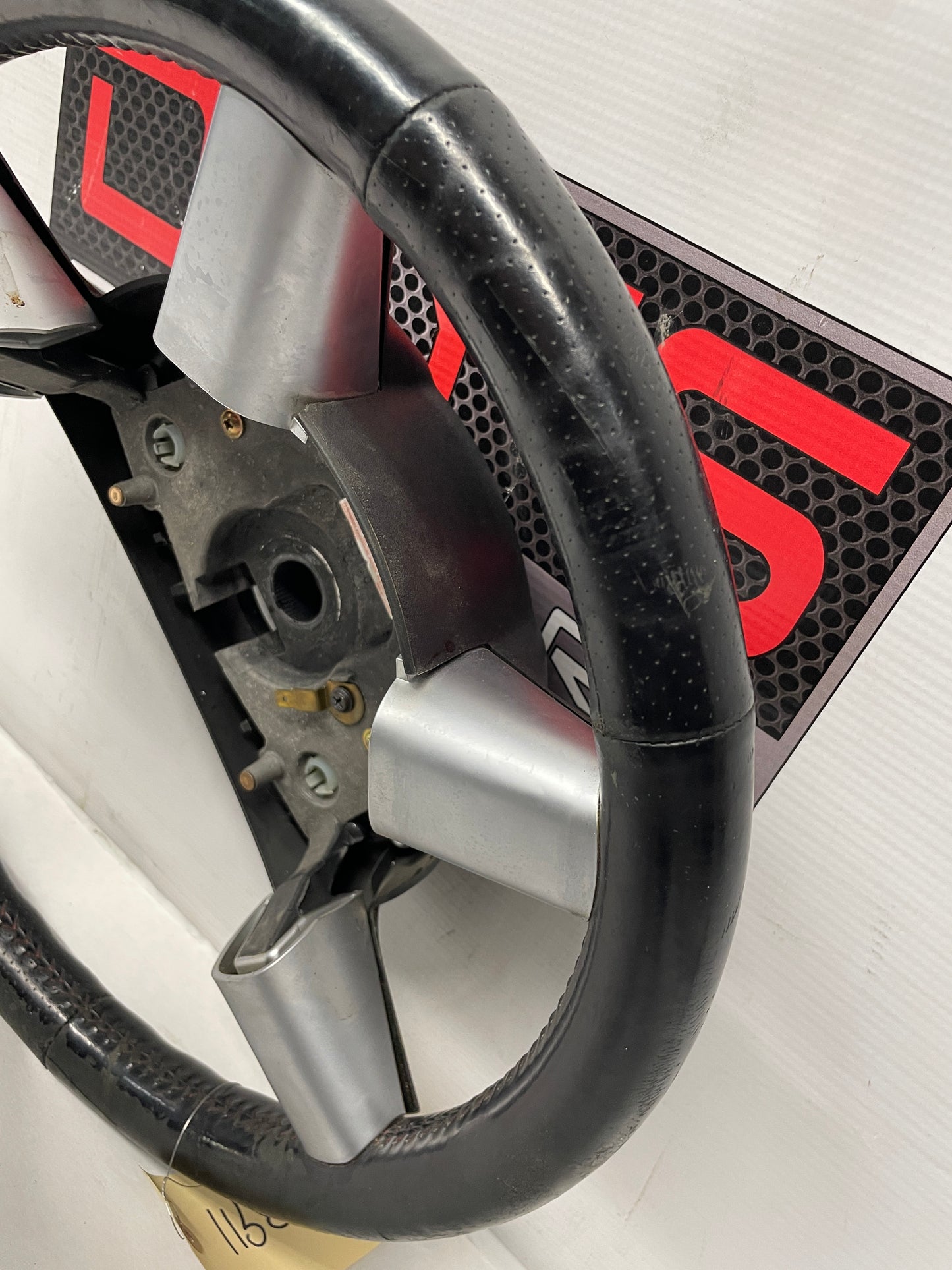 2006 Pontiac GTO Steering Wheel OEM - Day's Parts Yard