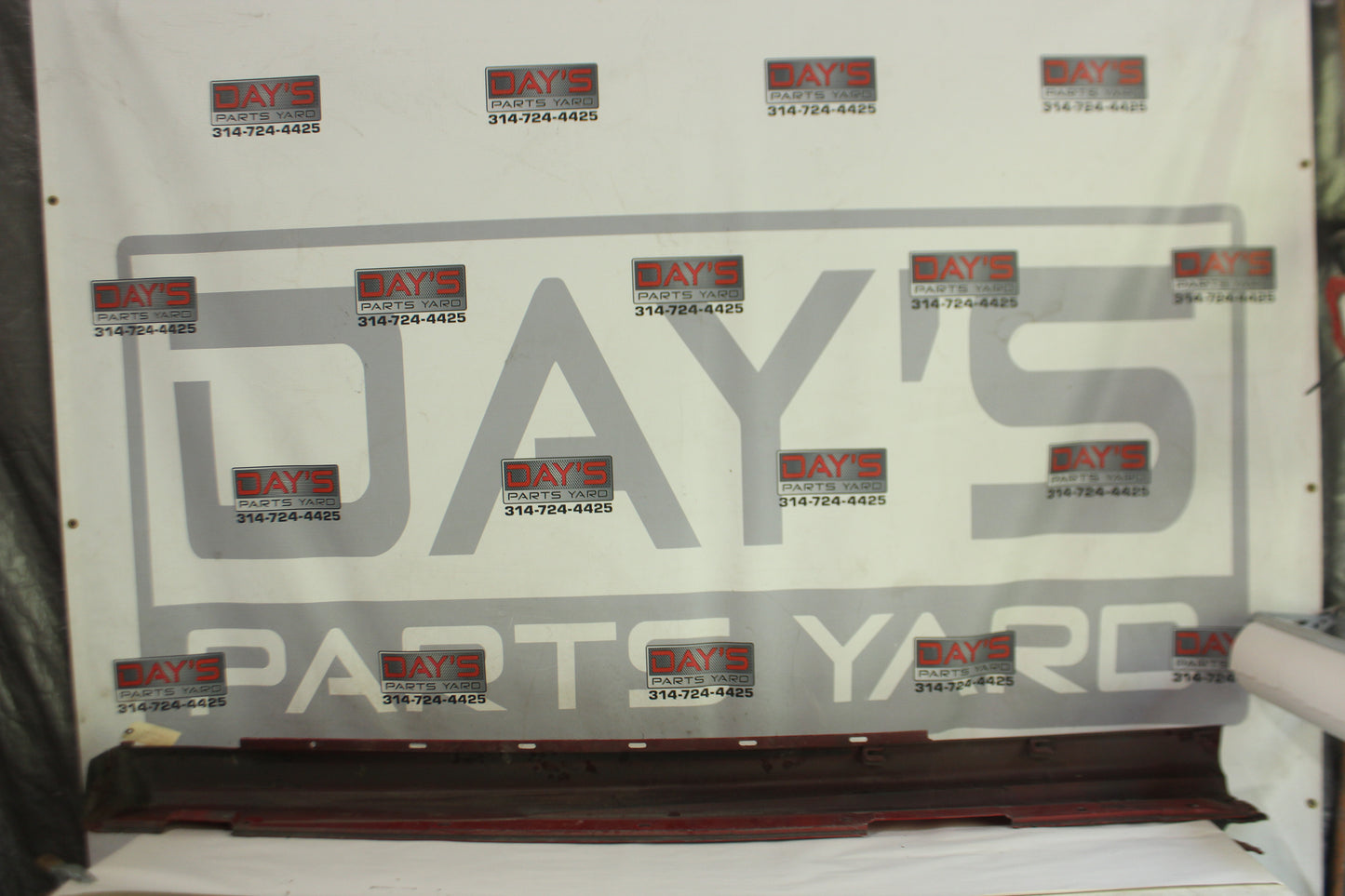 2004-2006 Pontiac GTO Rocker Molding Panel RH 92059936 OEM - Day's Parts Yard