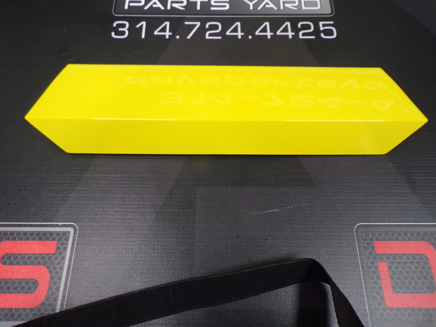 2014 Chevy Camaro Convertible Molding End 22905123 OEM.. - Day's Parts Yard