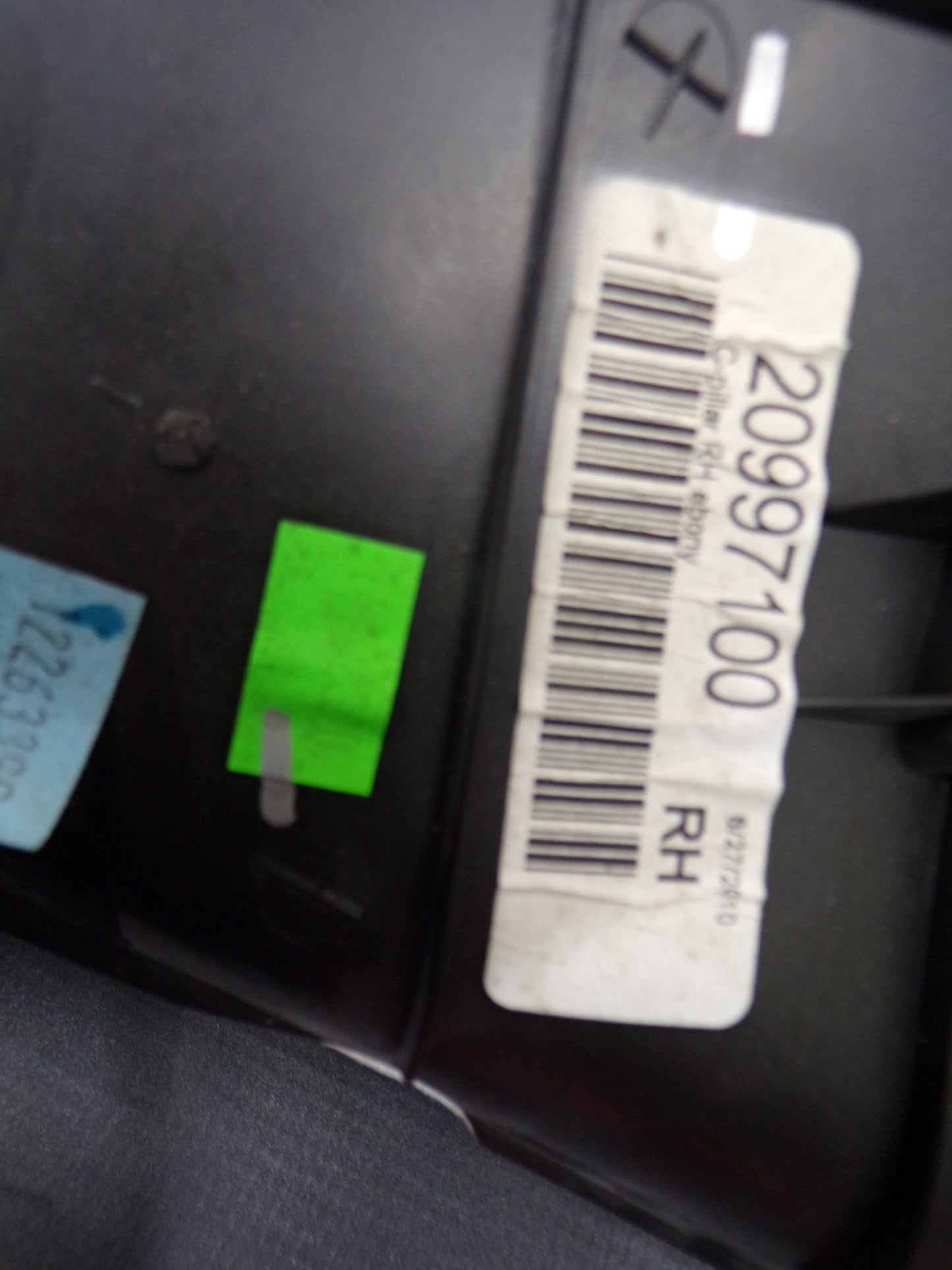 2011-2015 Cadillac CTS-V Coupe Rear C Pillar Panel RH 20997100 OEM - Day's Parts Yard