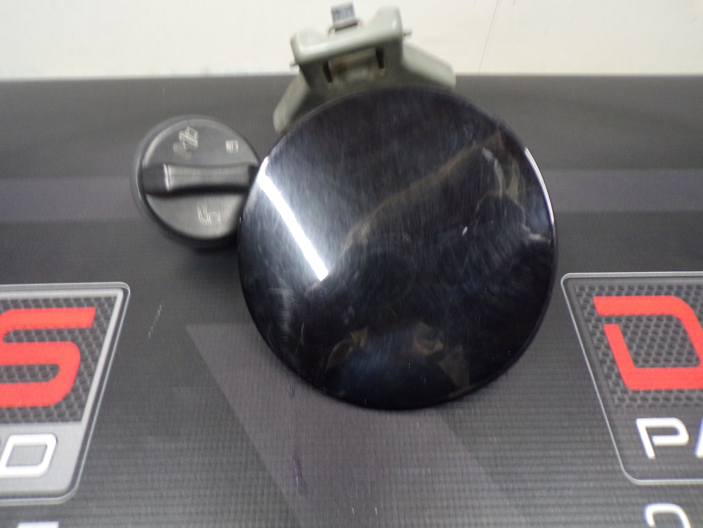 2009 Cadillac CTS-V Fuel Tank Gas Cap and Hatch Door Cover OEM - Day's Parts Yard