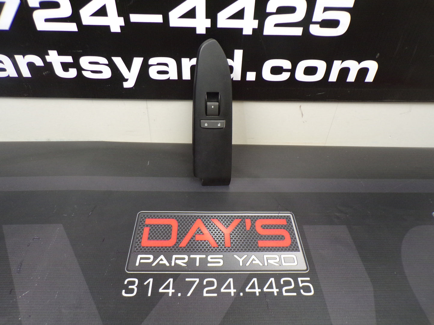 2011-2012 Cadillac CTS-V Coupe passenger Window Switch 25930314 OEM - Day's Parts Yard