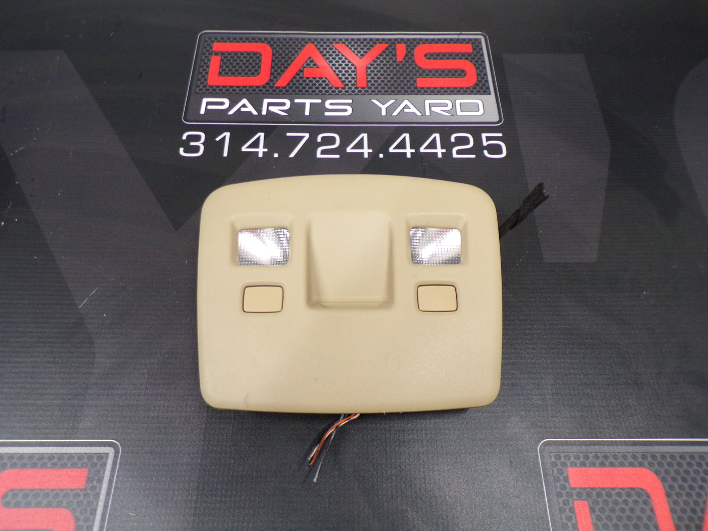 2010 Cadillac CTS-V Rear Dome Reading Light 1426413 OEM - Day's Parts Yard