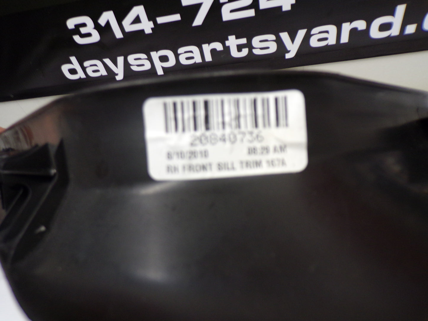 2009 Cadillac CTS-V Sill Carpet Retainer Trim Molding RHF 20840736 OEM - Day's Parts Yard