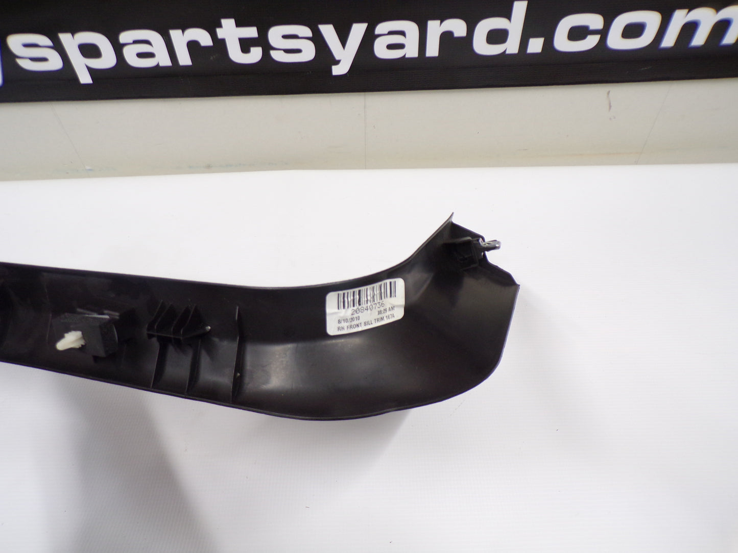 2009 Cadillac CTS-V Sill Carpet Retainer Trim Molding RHF 20840736 OEM - Day's Parts Yard