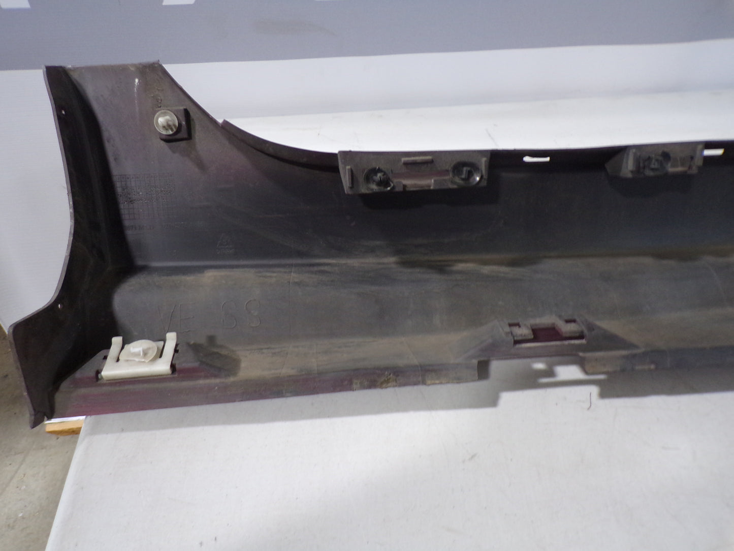 2009 Pontiac G8 GT Rocker Molding Panel LH 9262071 OEM - Day's Parts Yard