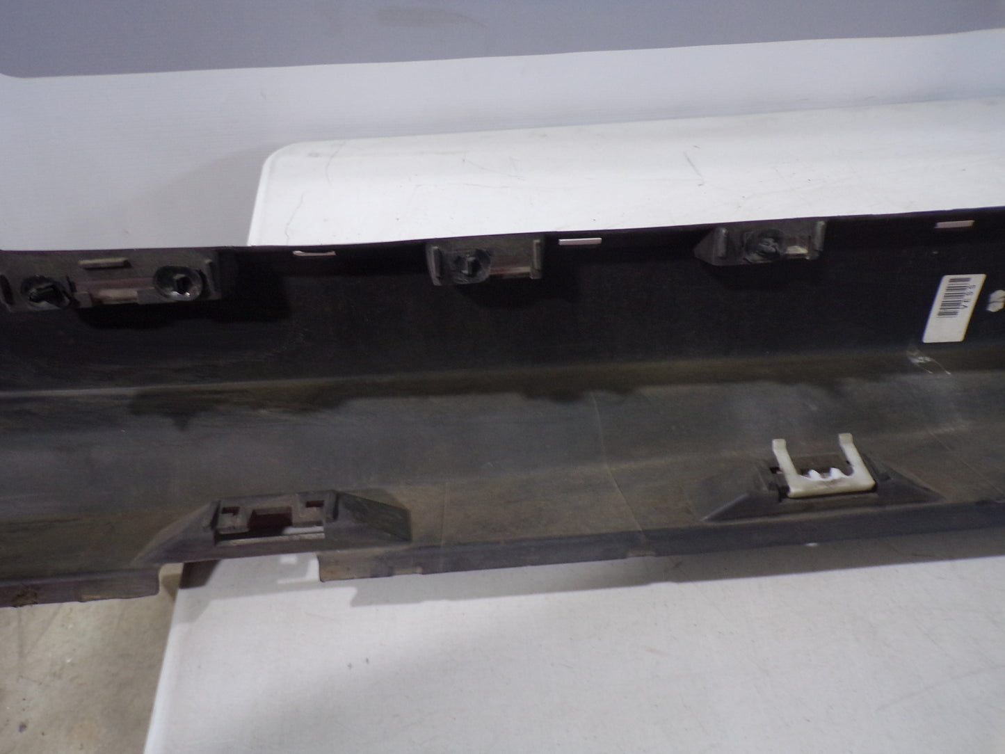 2009 Pontiac G8 GT Rocker Molding Panel LH 9262071 OEM - Day's Parts Yard