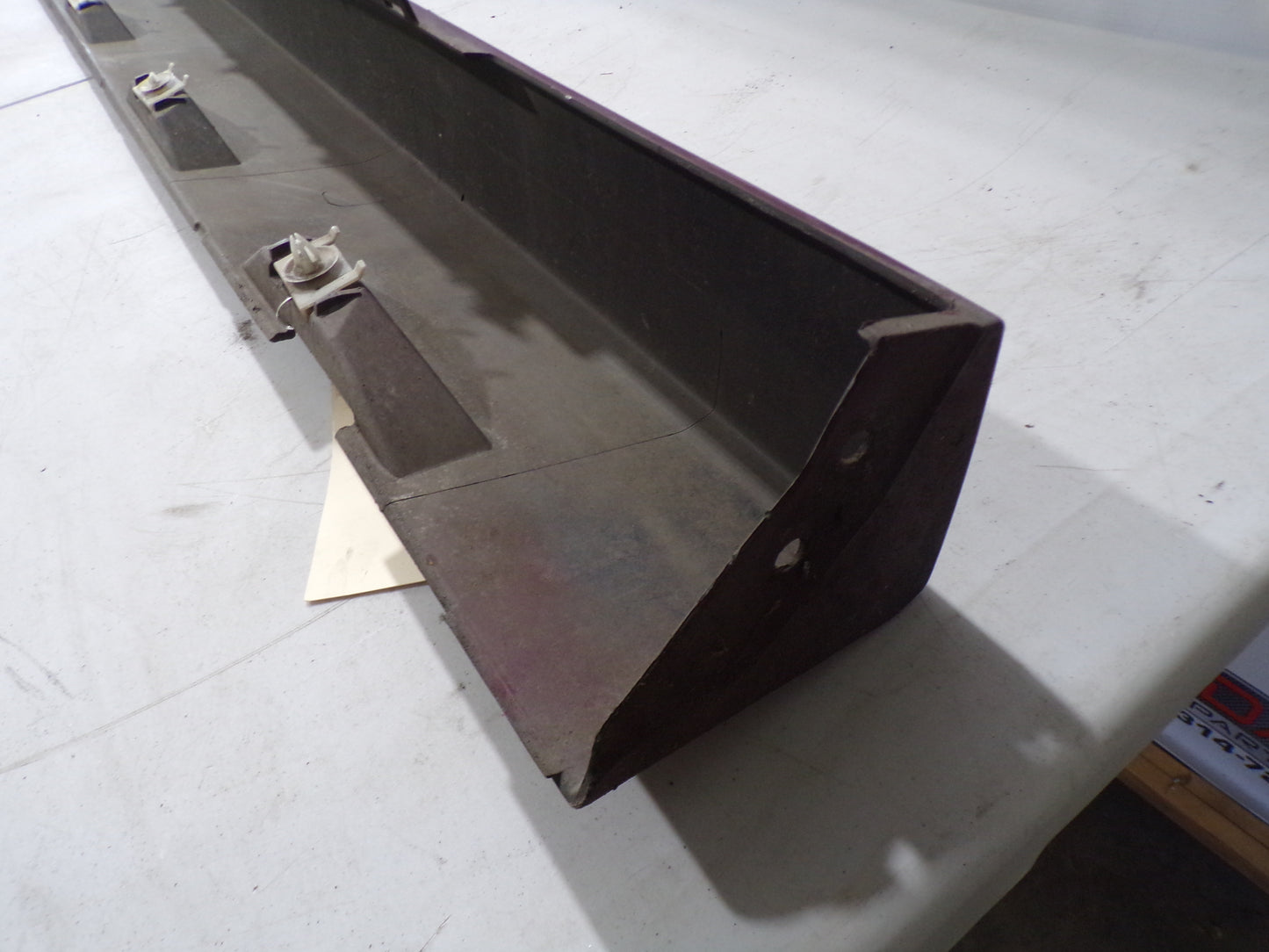 2009 Pontiac G8 GT Rocker Molding Panel LH 9262071 OEM - Day's Parts Yard