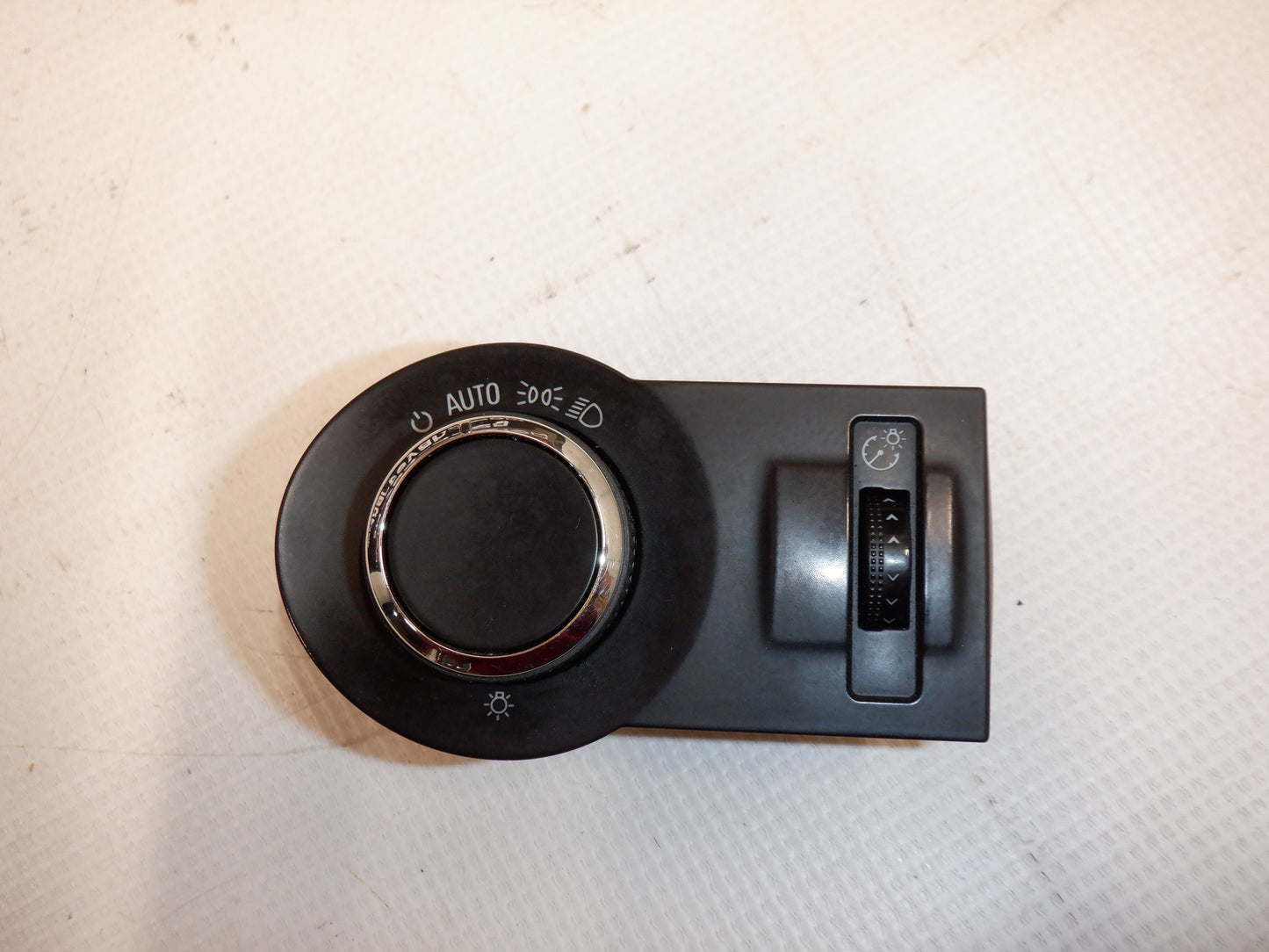 2013 Chevy Camaro Headlight Fog Light Lamp Switch 92218816 OEM - Day's Parts Yard