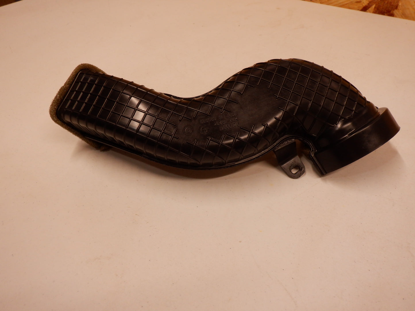 2010-2015 Chevy SS Camaro Blower Vent Outlet Duct RH 92199841 OEM - Day's Parts Yard