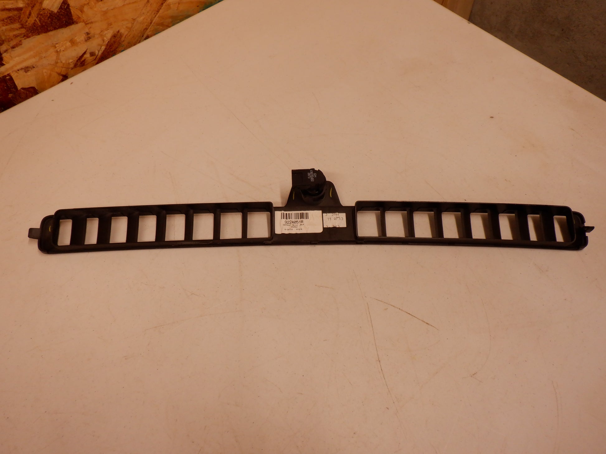 2010-2015 Chevy SS Camaro Heater Defrost Grill 92240518 OEM - Day's Parts Yard