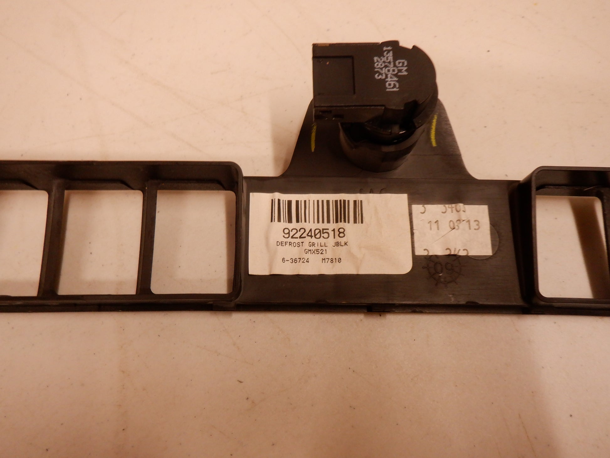 2010-2015 Chevy SS Camaro Heater Defrost Grill 92240518 OEM - Day's Parts Yard