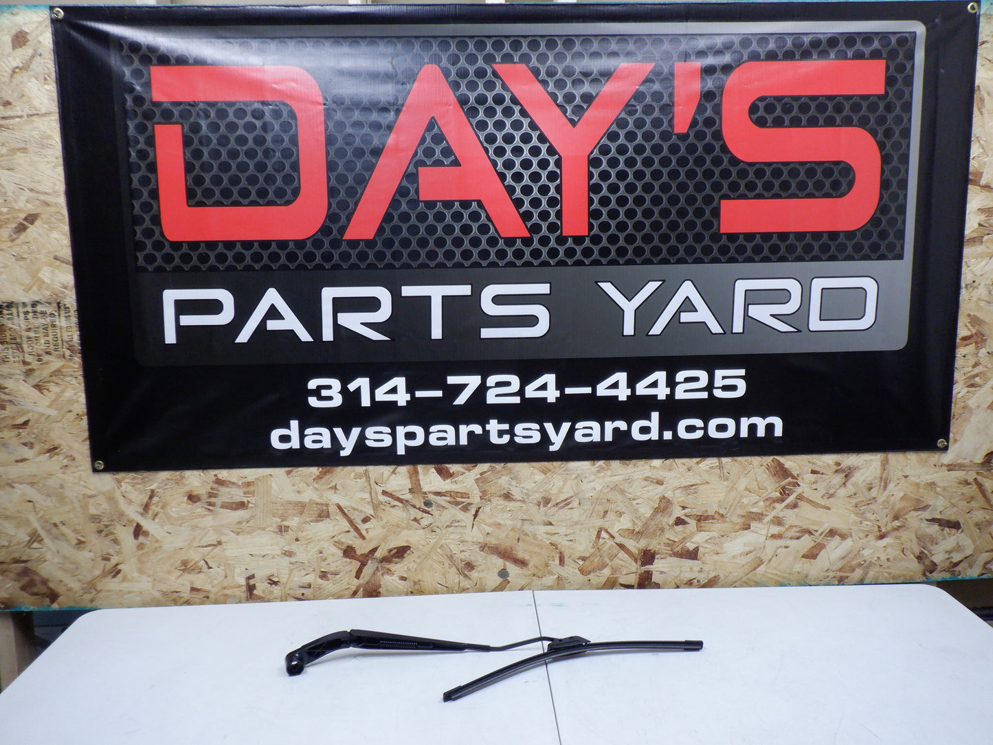 2017 Chevy SS Camaro Wiper Blade Right Arm 2572 8785 OEM - Day's Parts Yard