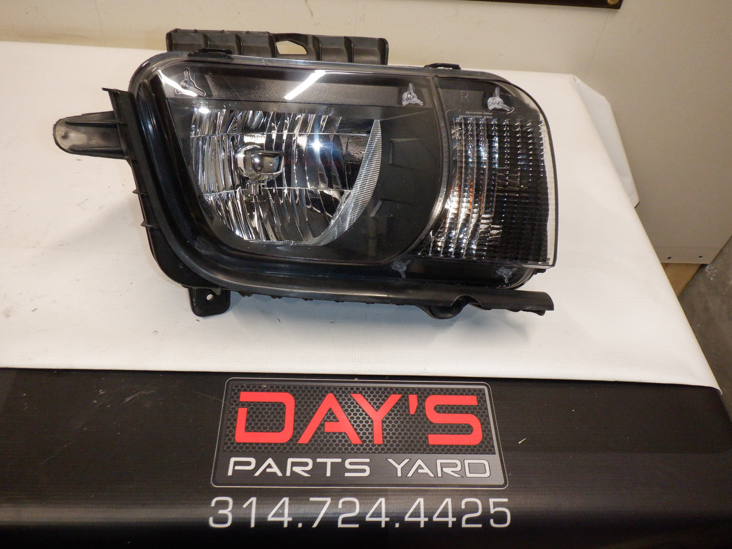 2013 Chevy Camaro SS RH Headlight 229599180 OEM - Day's Parts Yard