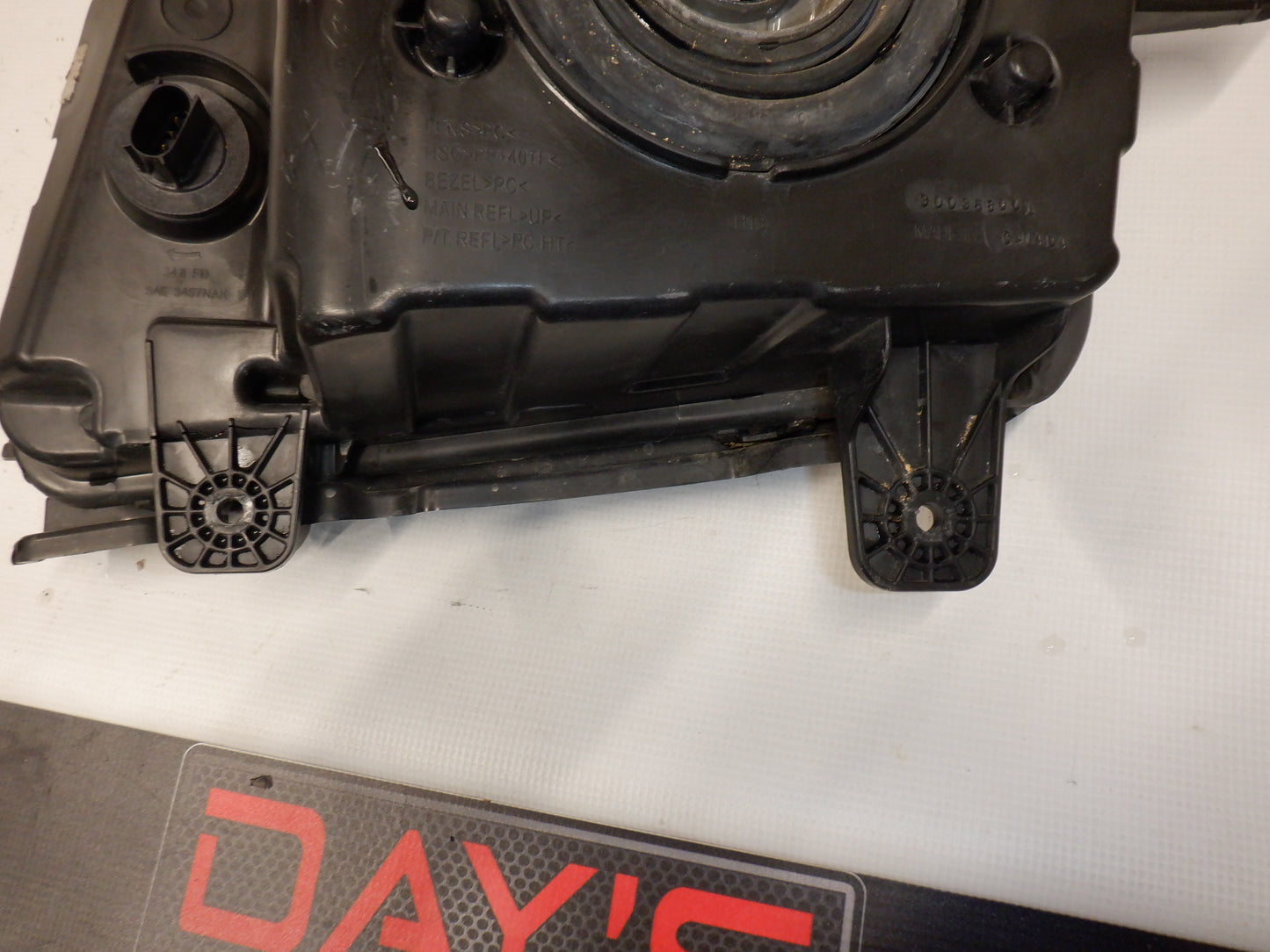 2013 Chevy Camaro SS RH Headlight 229599180 OEM - Day's Parts Yard