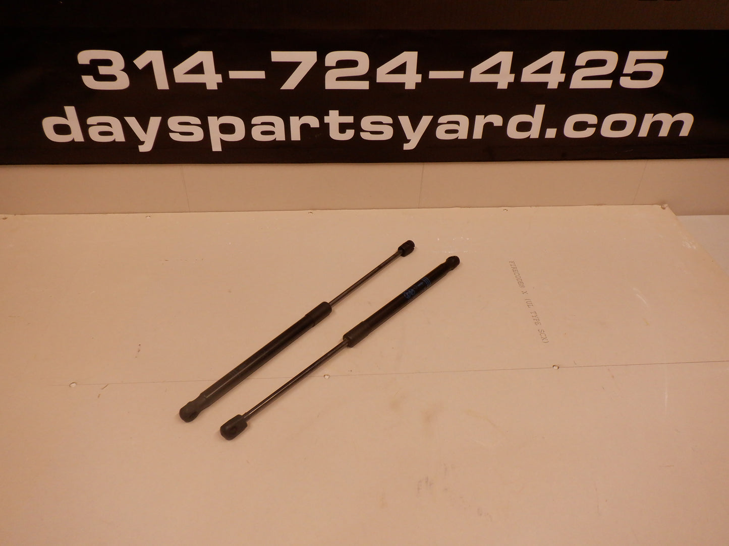 2017 Chevy Camaro Trunk Lid Struts/Shocks 23210903 OEM - Day's Parts Yard