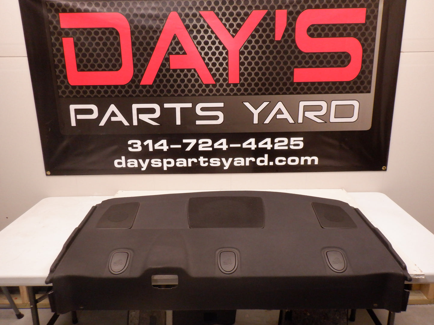 2010 Cadillac CTS-V Rear Window Console 25979038 OEM - Day's Parts Yard