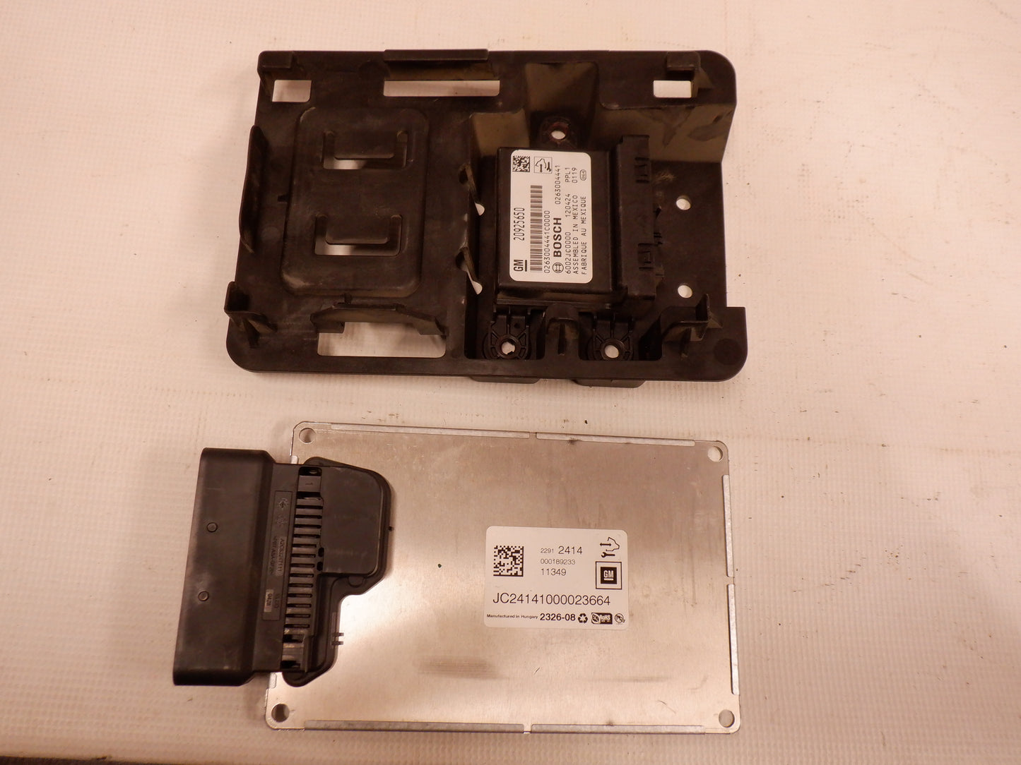 2013 Chevy Camaro ZL1 Magnet Rid Suspension, Park Assent /Bracket Control Module 22912414 OEM - Day's Parts Yard