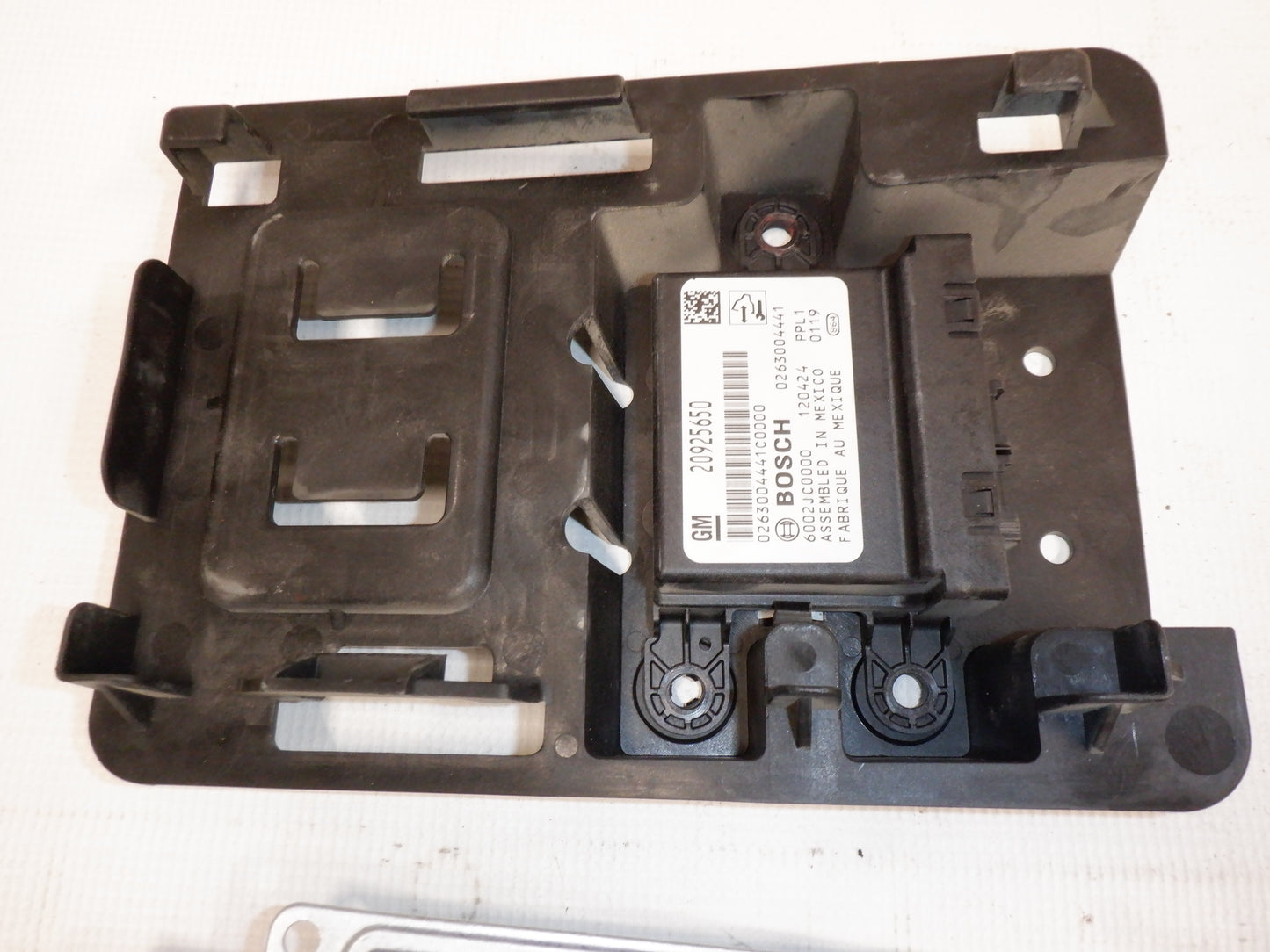 2013 Chevy Camaro ZL1 Magnet Rid Suspension, Park Assent /Bracket Control Module 22912414 OEM - Day's Parts Yard