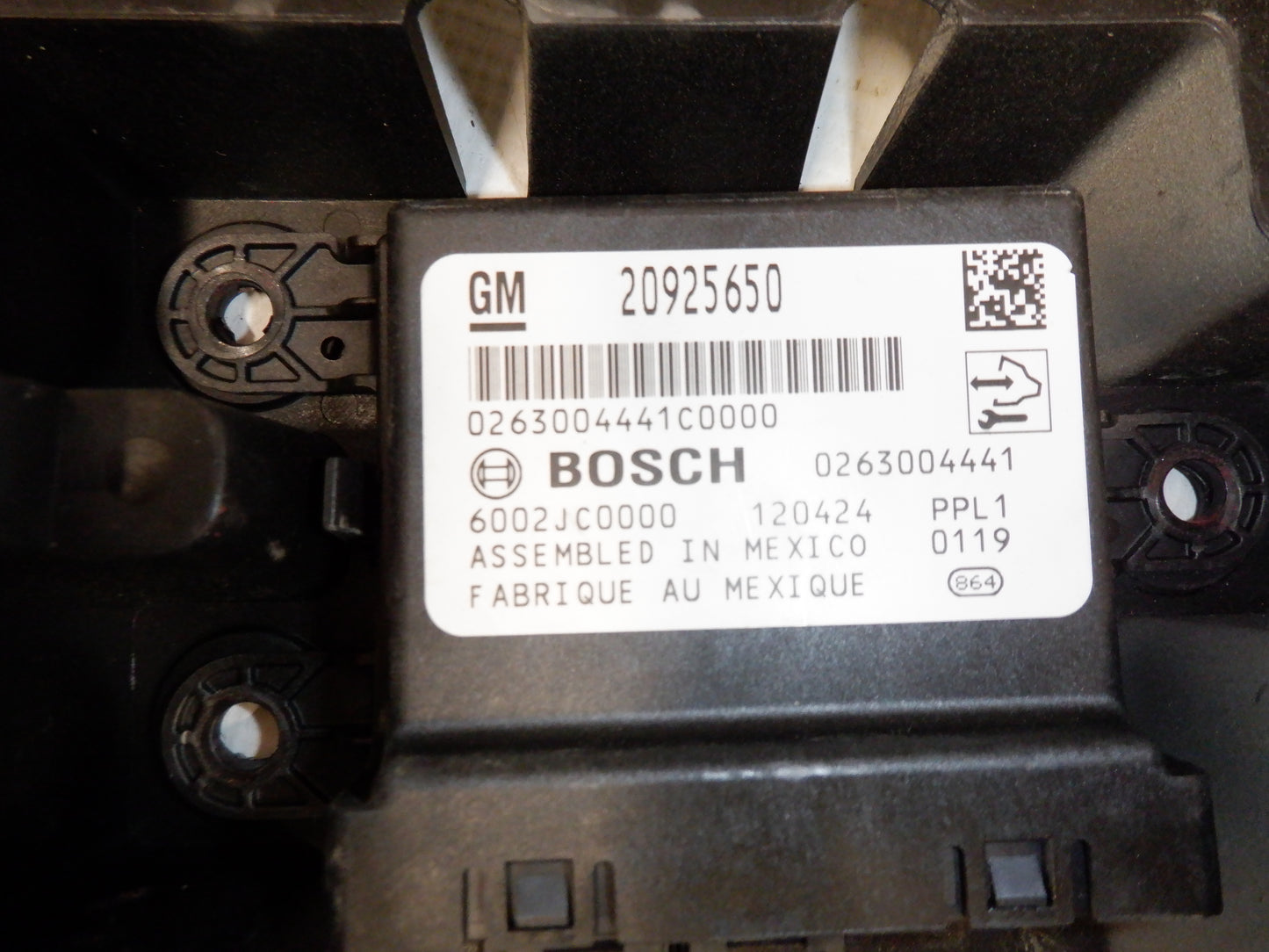 2013 Chevy Camaro ZL1 Magnet Rid Suspension, Park Assent /Bracket Control Module 22912414 OEM - Day's Parts Yard