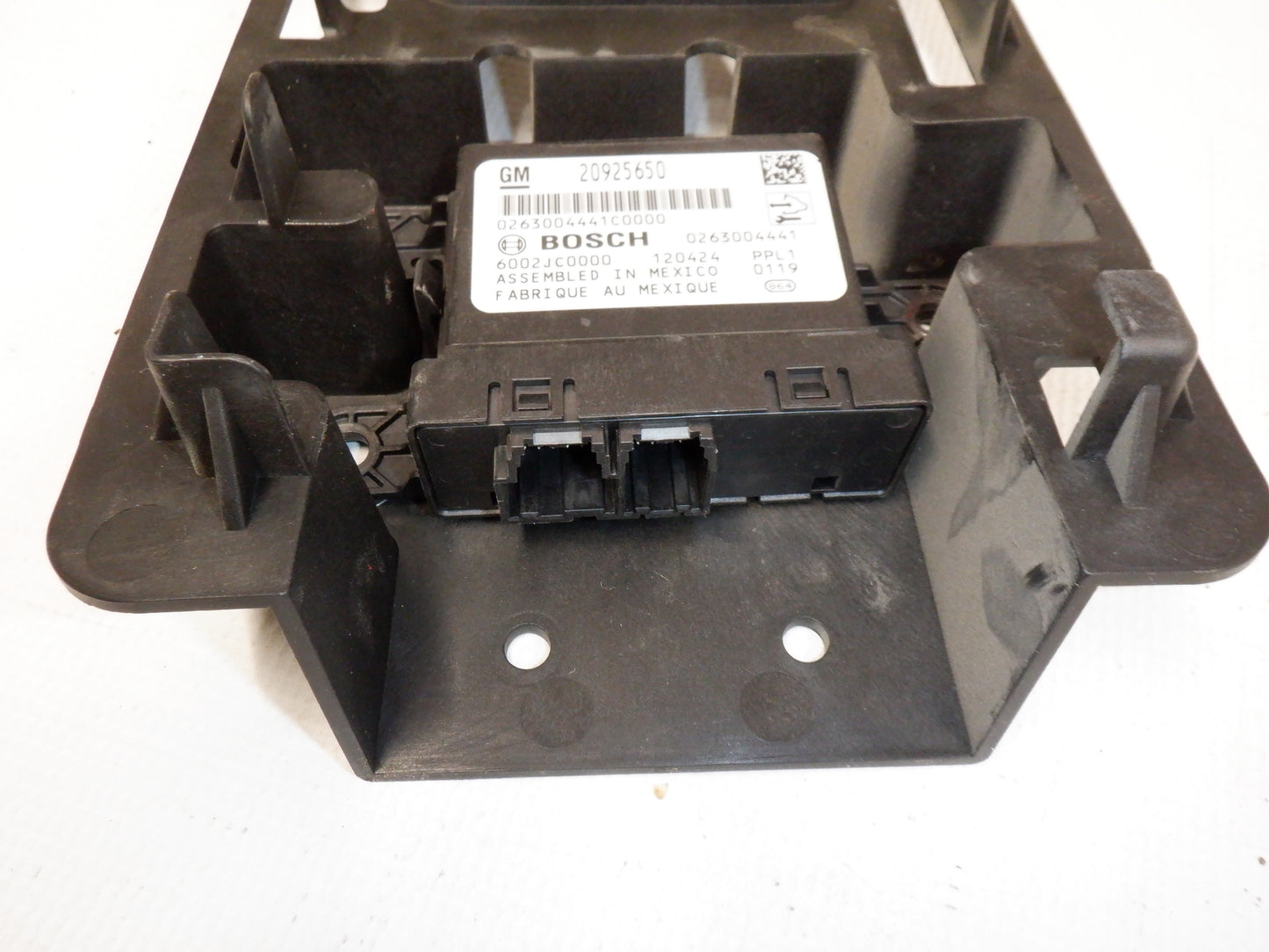 2013 Chevy Camaro ZL1 Magnet Rid Suspension, Park Assent /Bracket Control Module 22912414 OEM - Day's Parts Yard