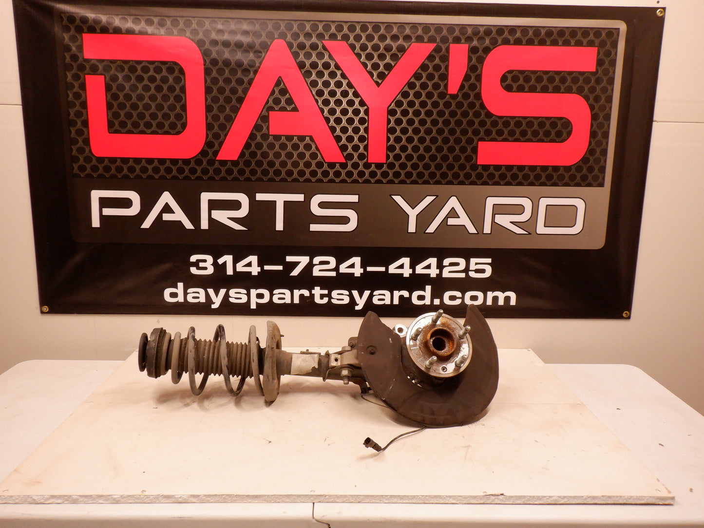2010 Chevy SS Camaro Strut Hub Assembly OEM - Day's Parts Yard